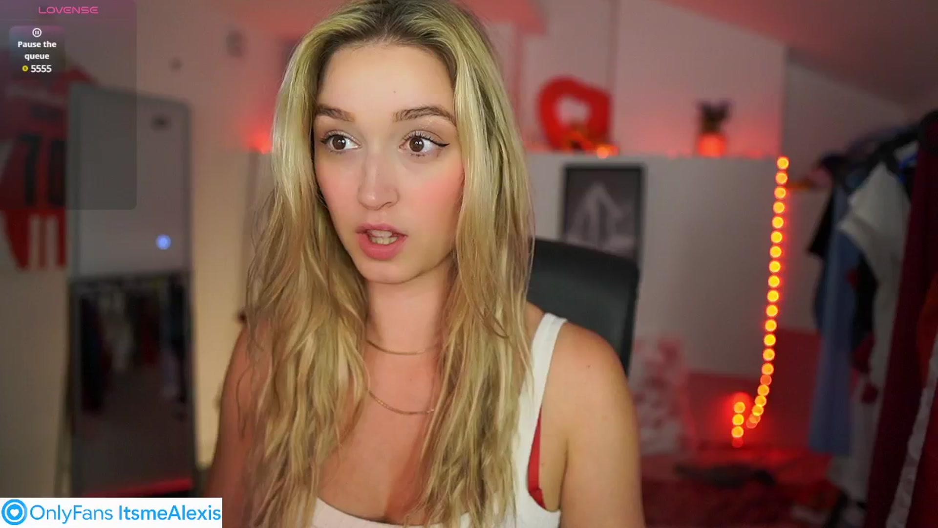 Gallery image thumbnail from Alexis__Texas's myfreecams stream on, 05/03/2025, 20:34 image 11 of 20
