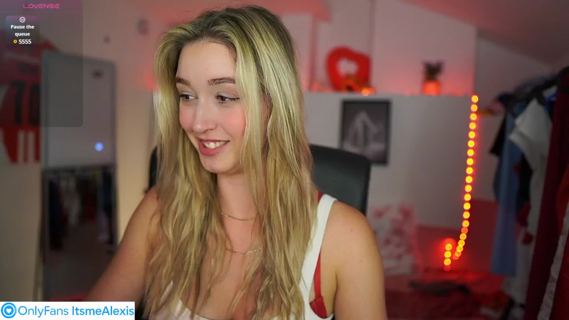 Gallery image thumbnail from Alexis__Texas's myfreecams stream on, 05/03/2025, 20:34 image 8 of 20
