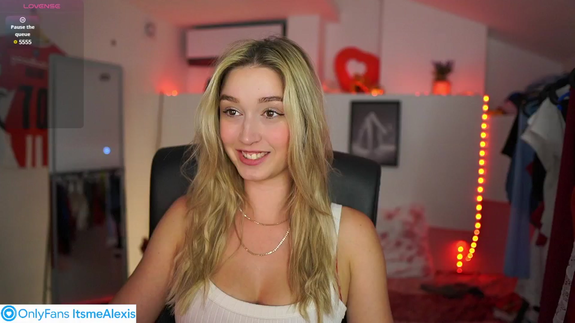 Gallery image thumbnail from Alexis__Texas's myfreecams stream on, 05/03/2025, 20:34 image 1 of 20