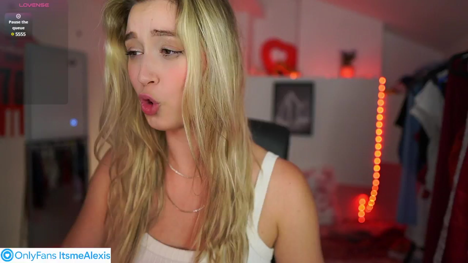 Gallery image thumbnail from Alexis__Texas's myfreecams stream on, 05/03/2025, 22:06 image 19 of 20