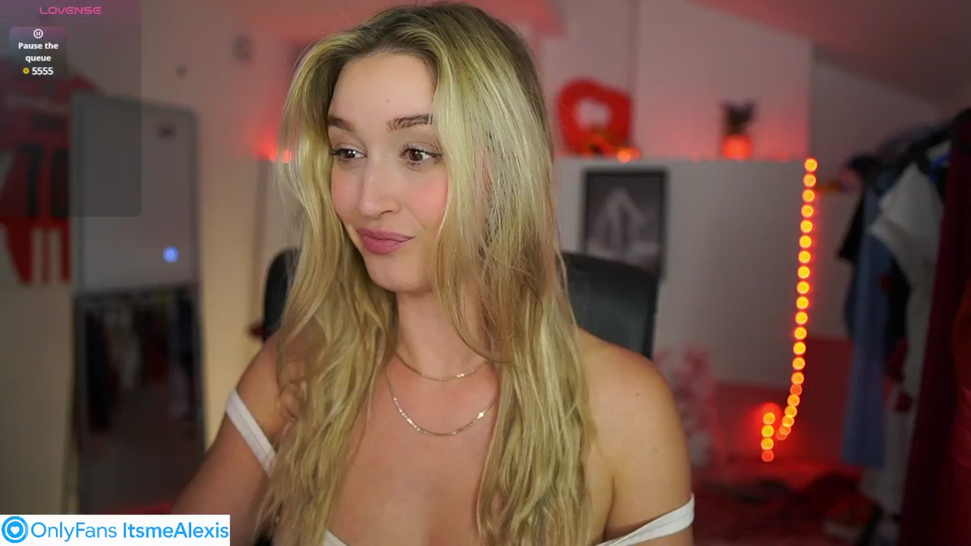 Gallery image thumbnail from Alexis__Texas's myfreecams stream on, 05/03/2025, 22:06 image 4 of 20