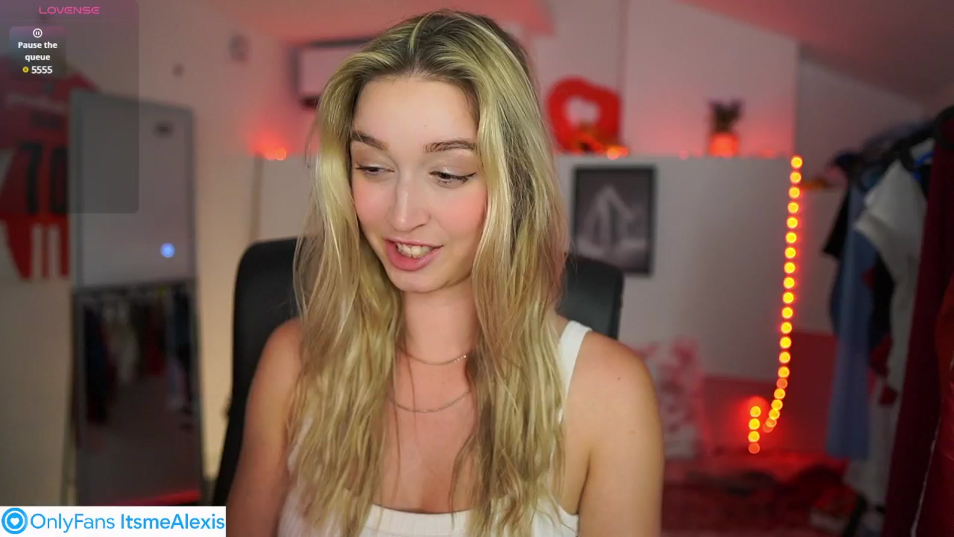 Gallery image thumbnail from Alexis__Texas's myfreecams stream on, 05/03/2025, 22:06 image 10 of 20