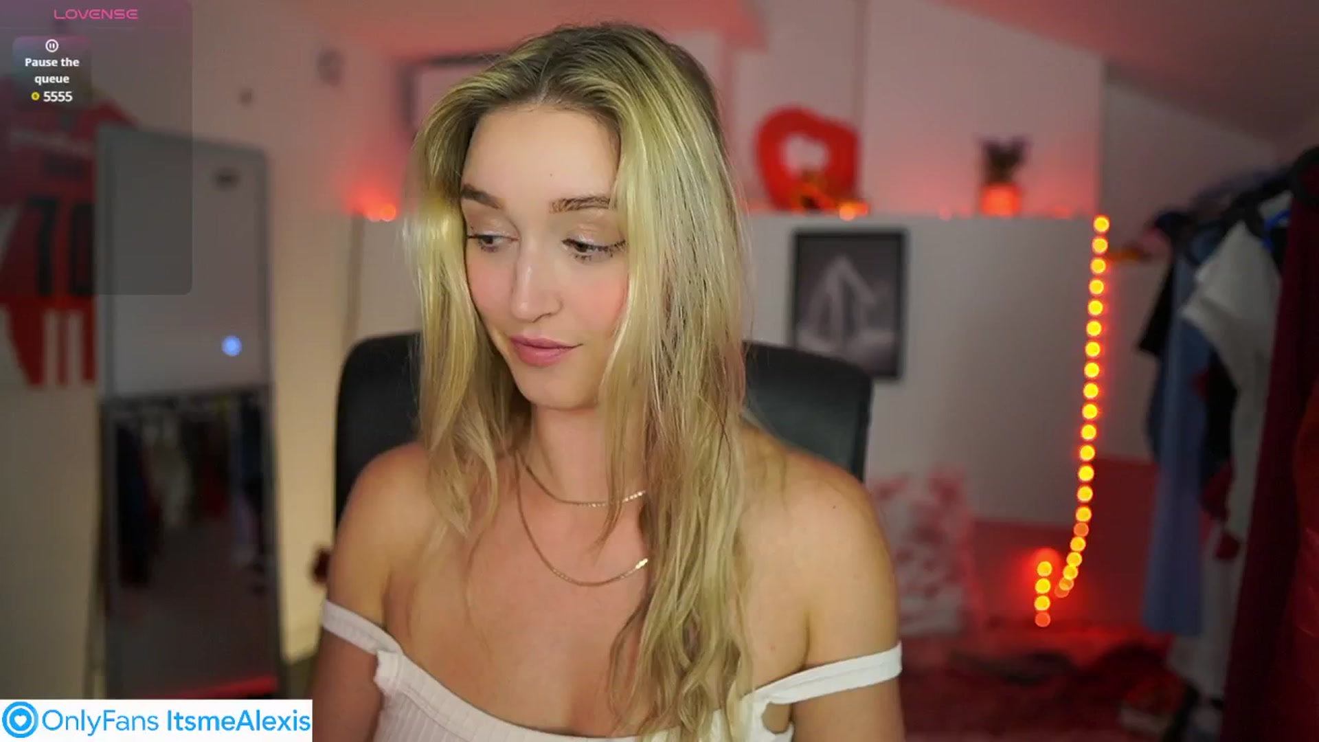 Gallery image thumbnail from Alexis__Texas's myfreecams stream on, 05/03/2025, 22:06 image 2 of 20