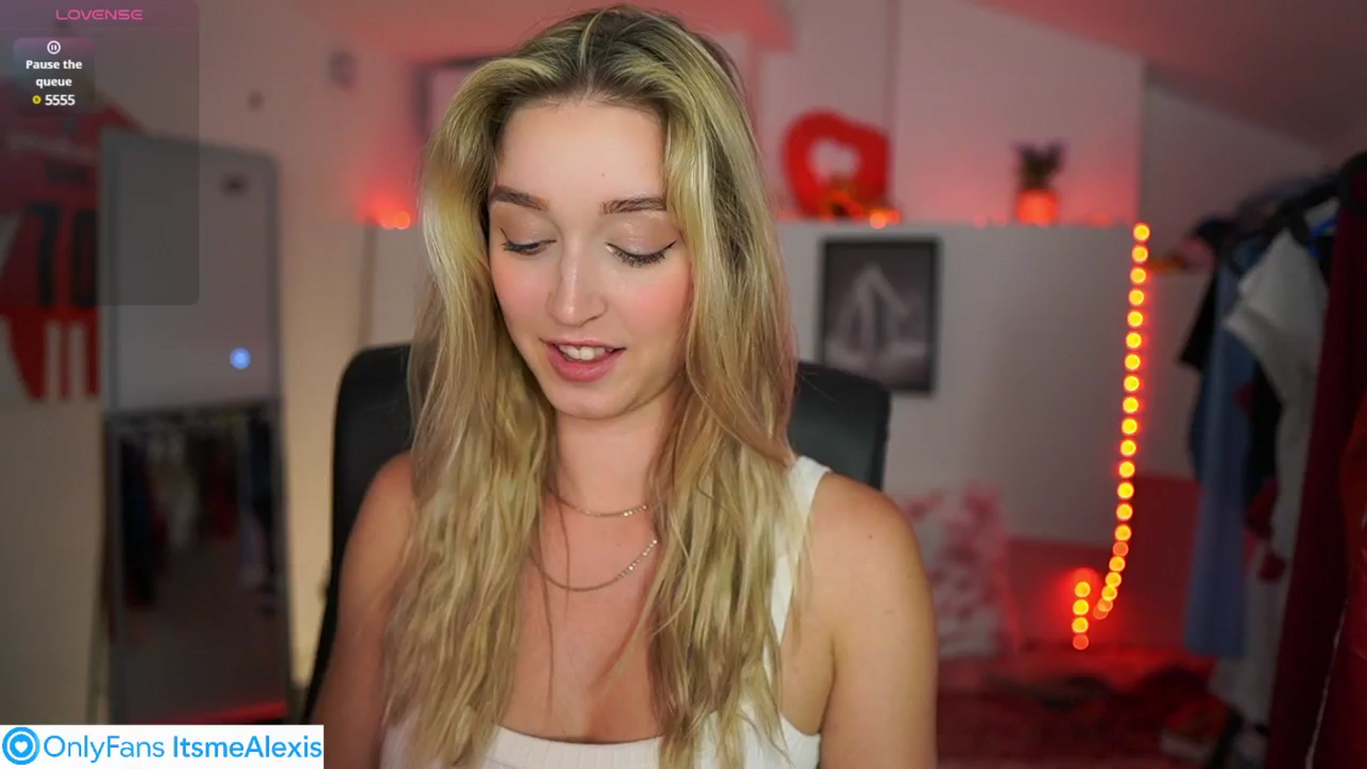 Gallery image thumbnail from Alexis__Texas's myfreecams stream on, 05/03/2025, 22:06 image 9 of 20