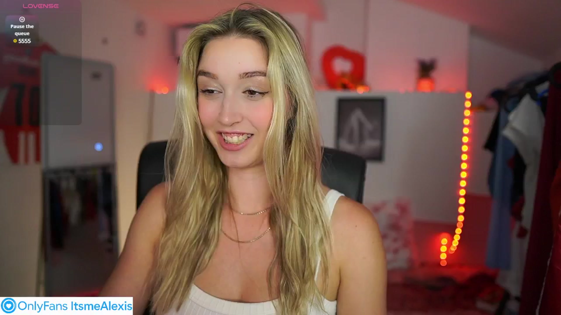 Gallery image thumbnail from Alexis__Texas's myfreecams stream on, 05/03/2025, 22:06 image 11 of 20