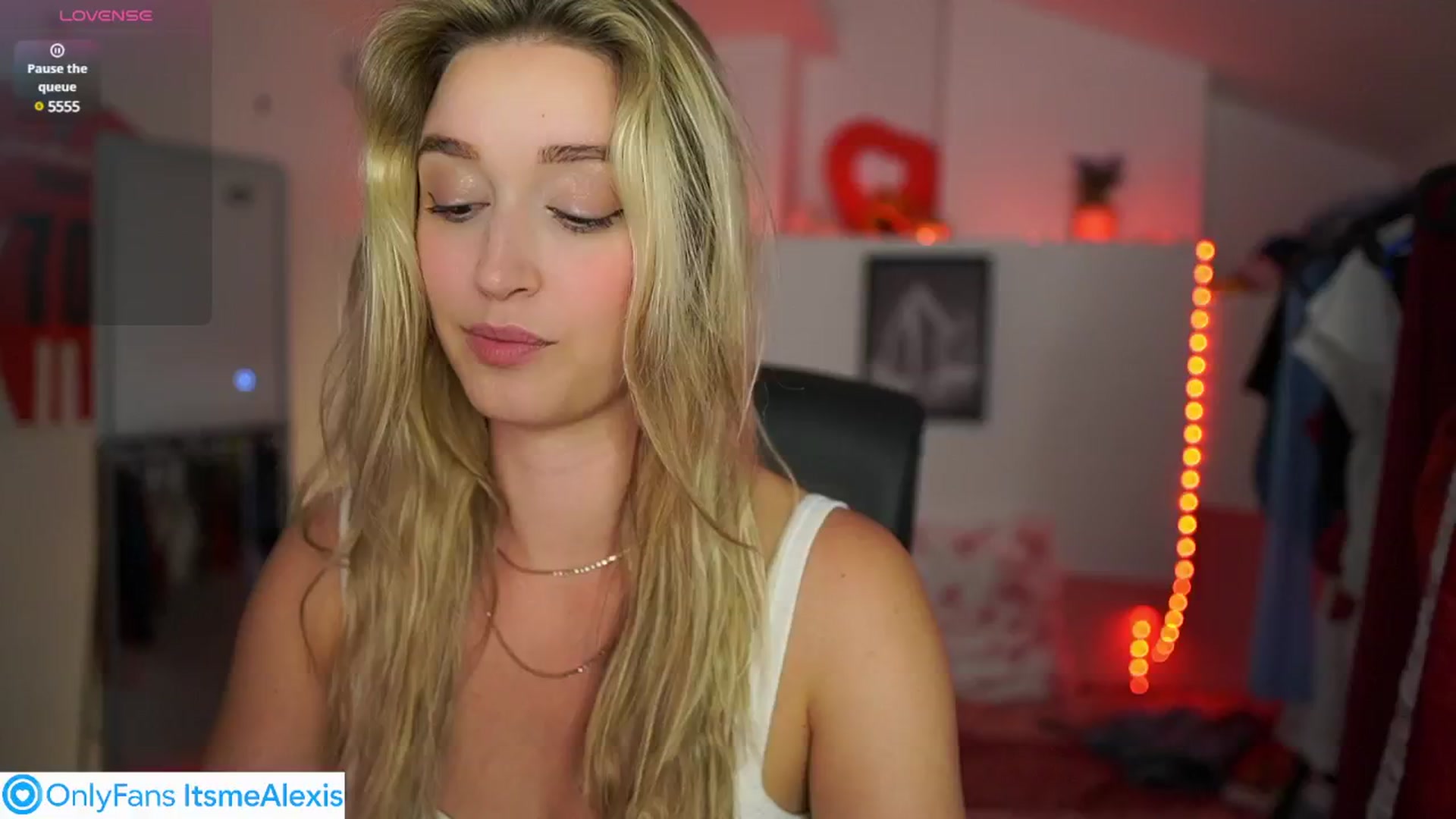 Gallery image thumbnail from Alexis__Texas's myfreecams stream on, 05/03/2025, 23:06 image 14 of 20