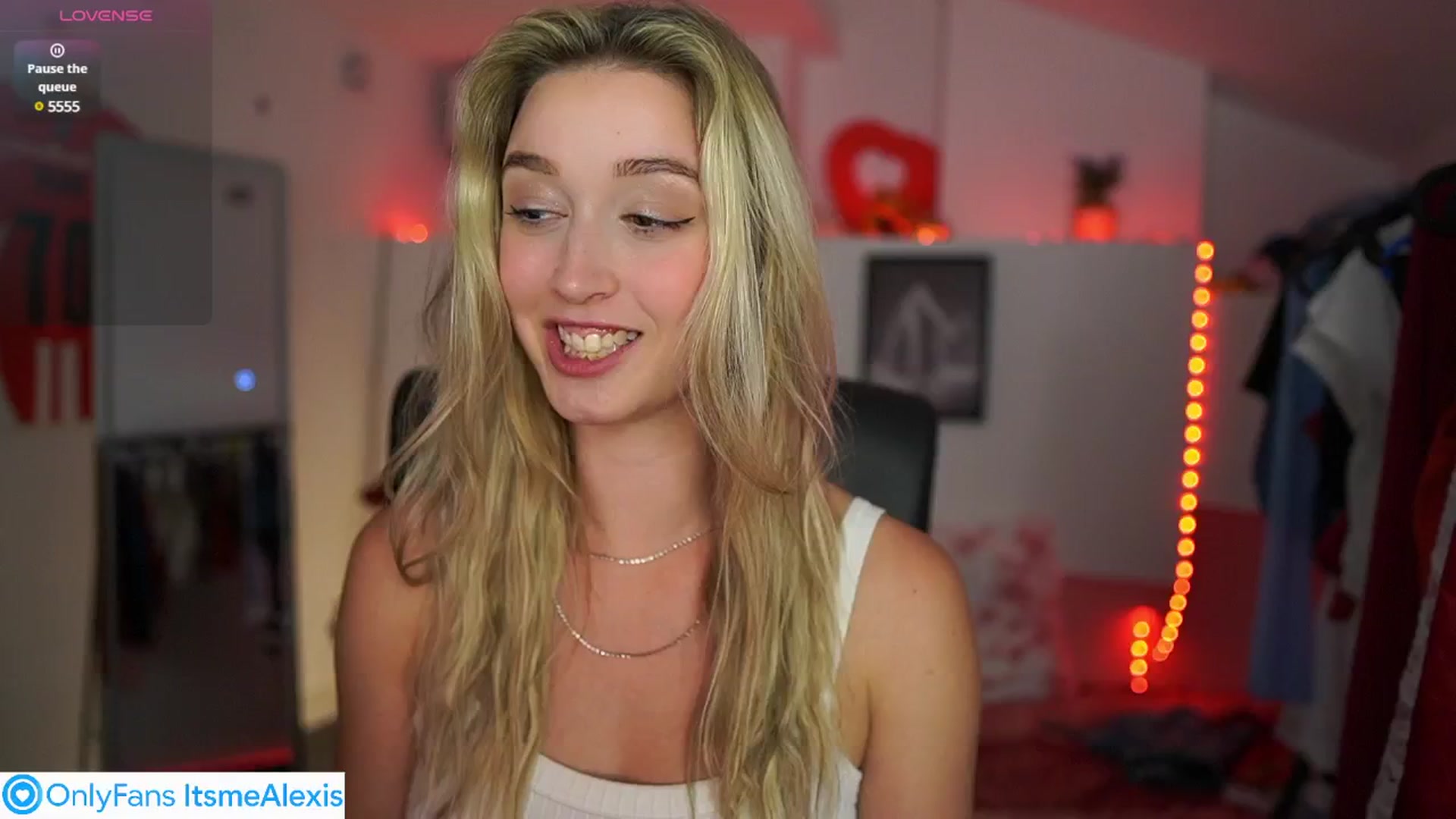 Gallery image thumbnail from Alexis__Texas's myfreecams stream on, 05/03/2025, 23:06 image 2 of 20
