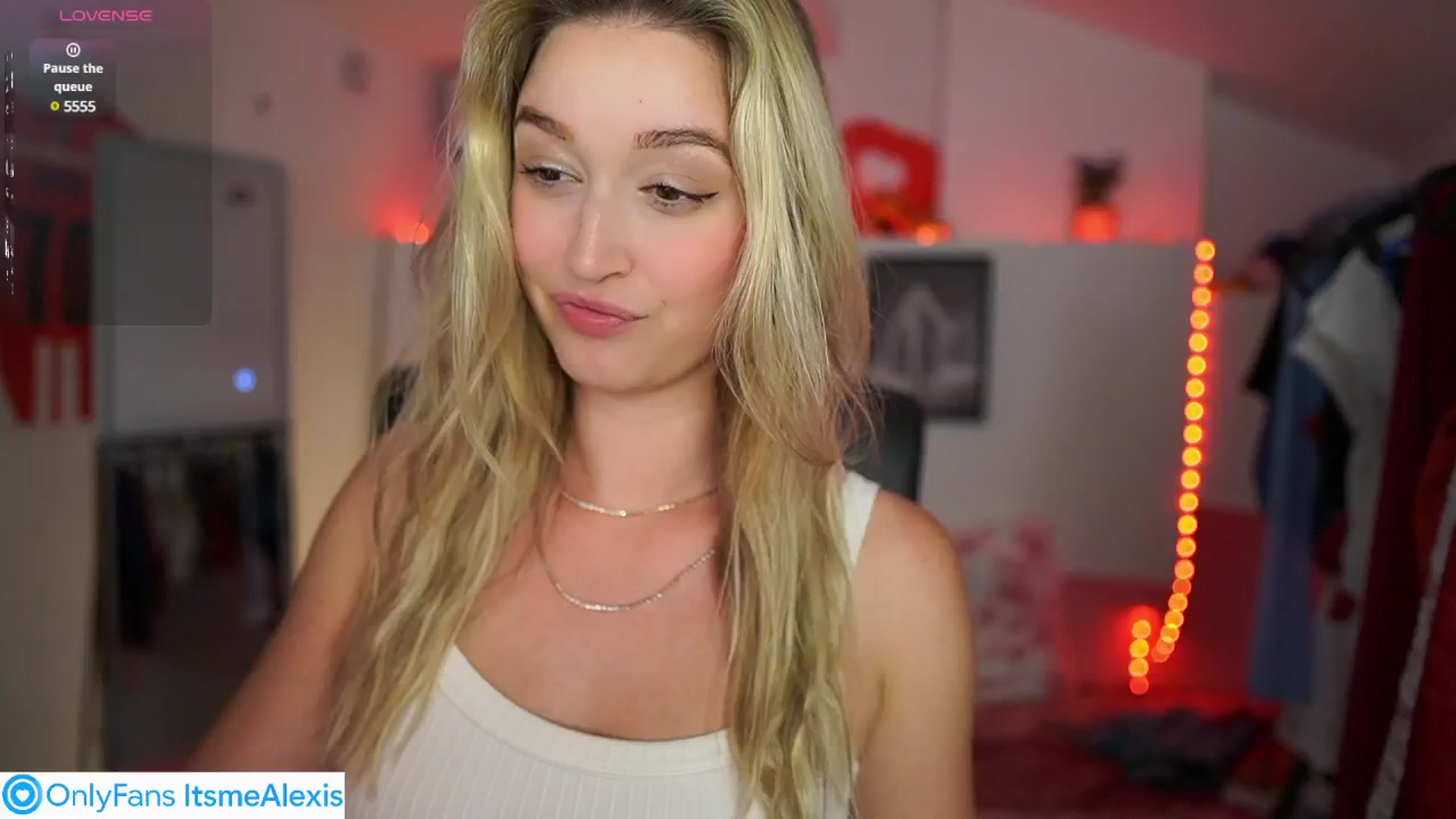 Gallery image thumbnail from Alexis__Texas's myfreecams stream on, 05/03/2025, 23:06 image 1 of 20