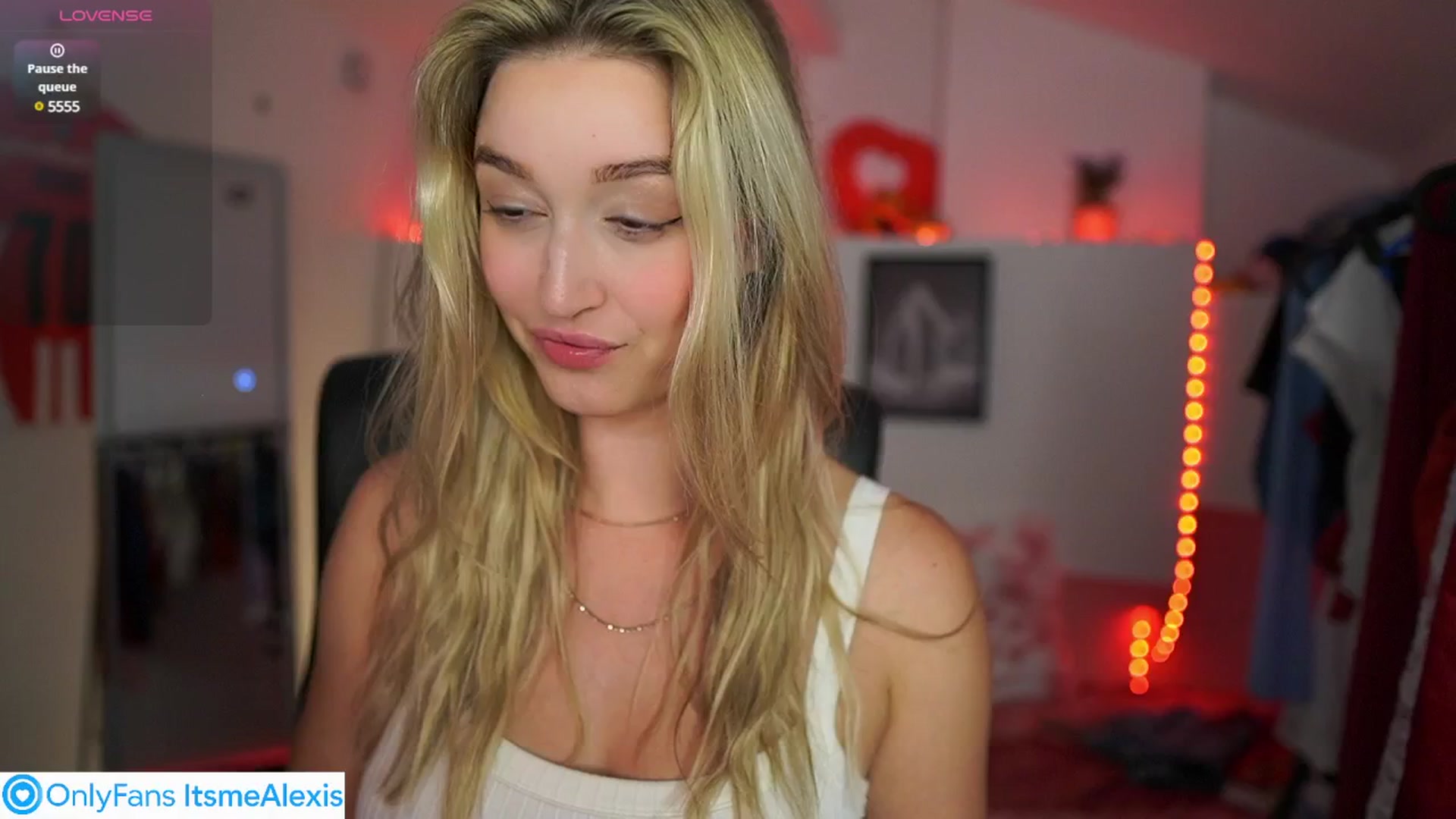 Gallery image thumbnail from Alexis__Texas's myfreecams stream on, 05/03/2025, 23:06 image 8 of 20