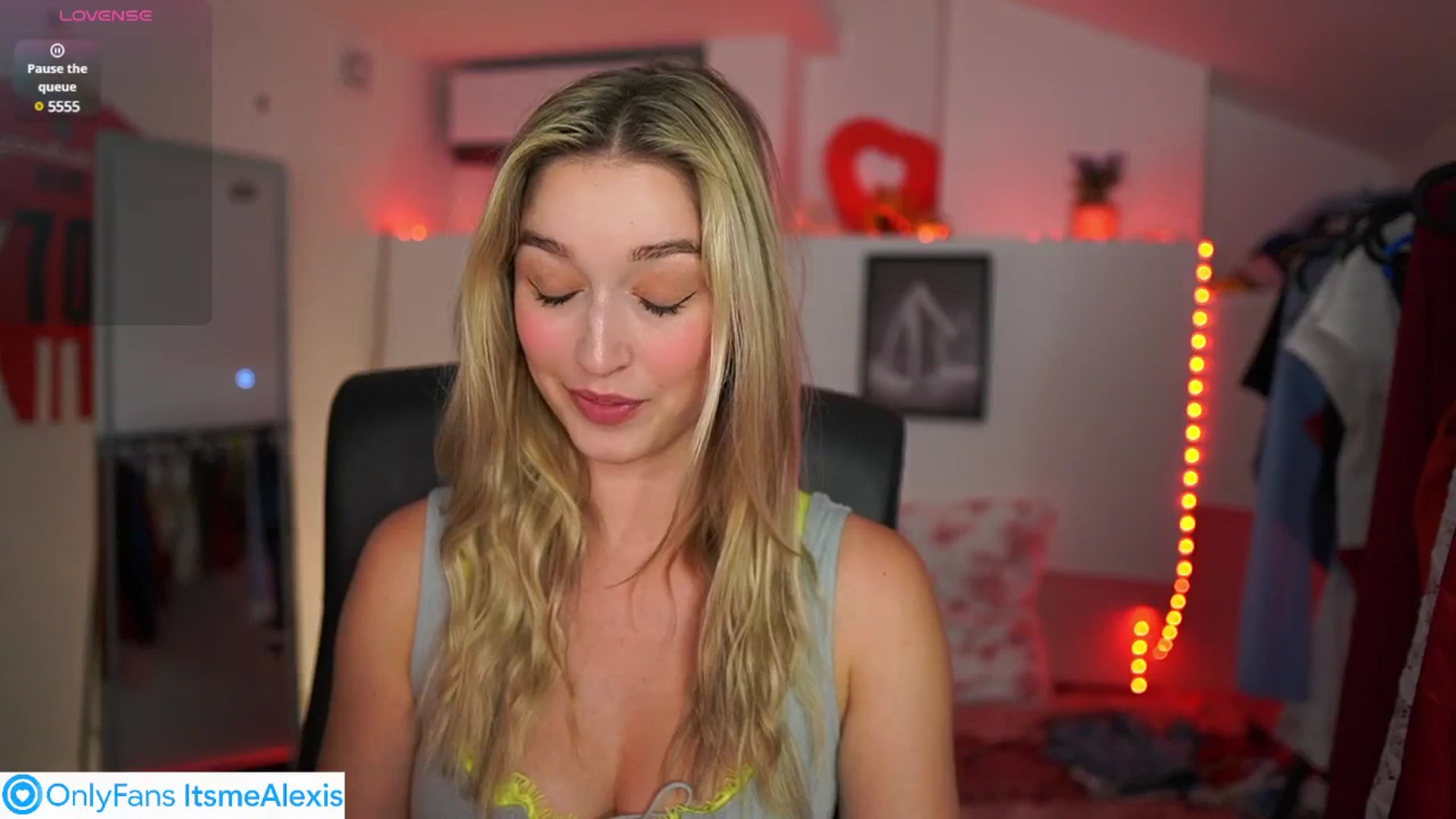 Gallery image thumbnail from Alexis__Texas's myfreecams stream on, 05/04/2025, 19:48 image 12 of 20
