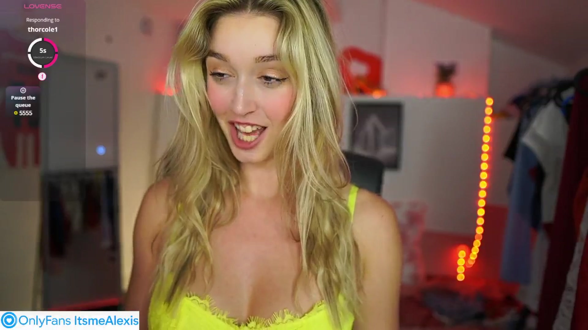 Gallery image thumbnail from Alexis__Texas's myfreecams stream on, 05/04/2025, 22:56 image 9 of 20