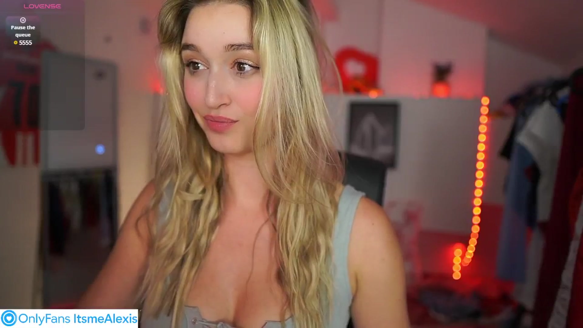 Gallery image thumbnail from Alexis__Texas's myfreecams stream on, 05/04/2025, 22:56 image 2 of 20