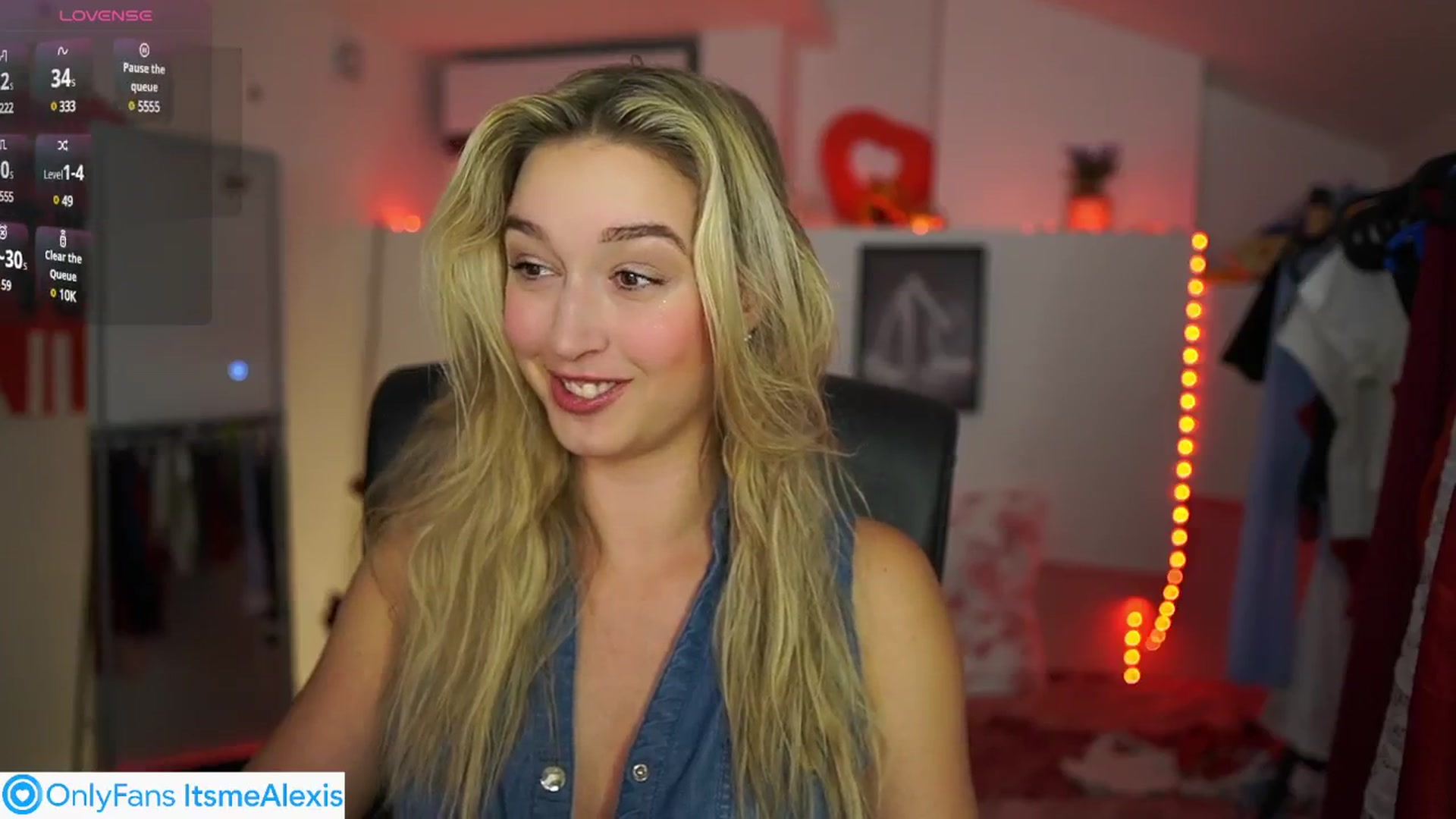 Gallery image thumbnail from Alexis__Texas's myfreecams stream on, 05/06/2025, 18:48 image 5 of 20