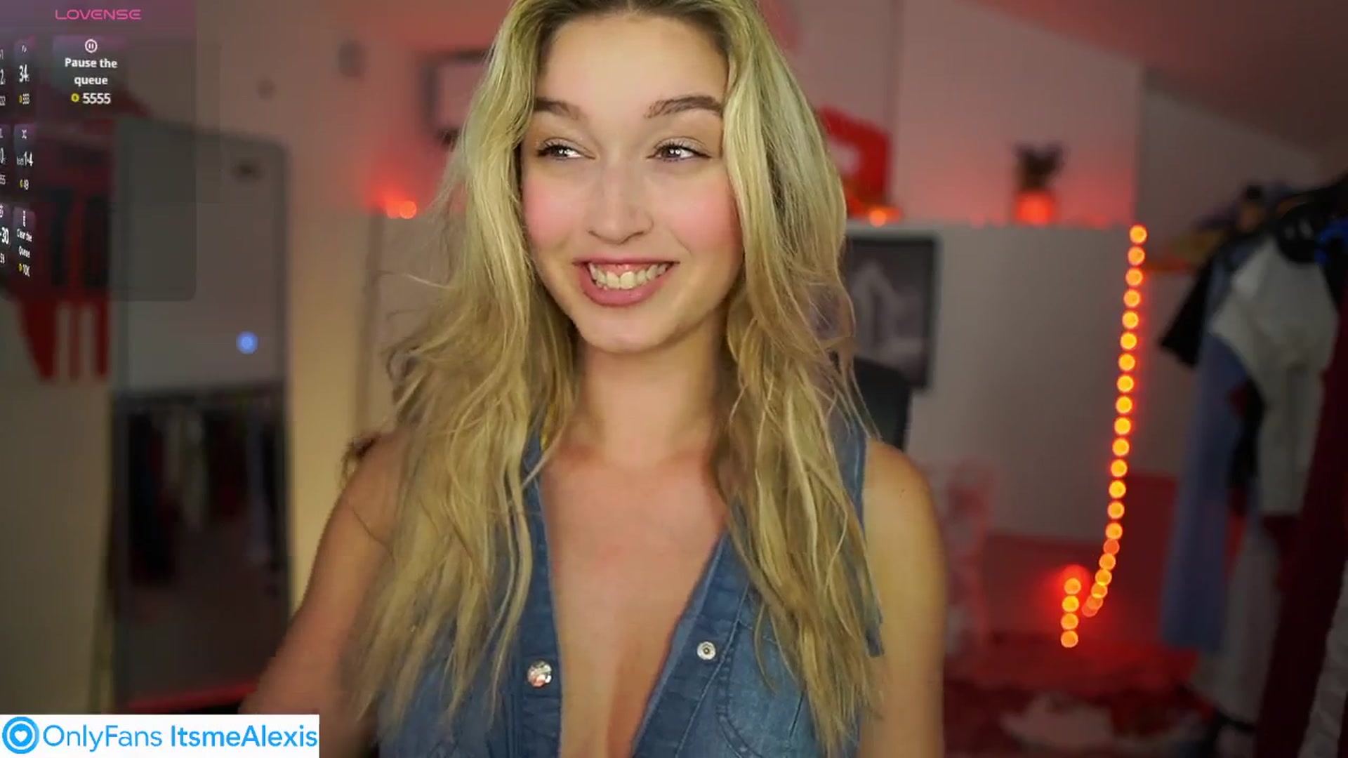 Gallery image thumbnail from Alexis__Texas's myfreecams stream on, 05/06/2025, 20:37 image 5 of 20