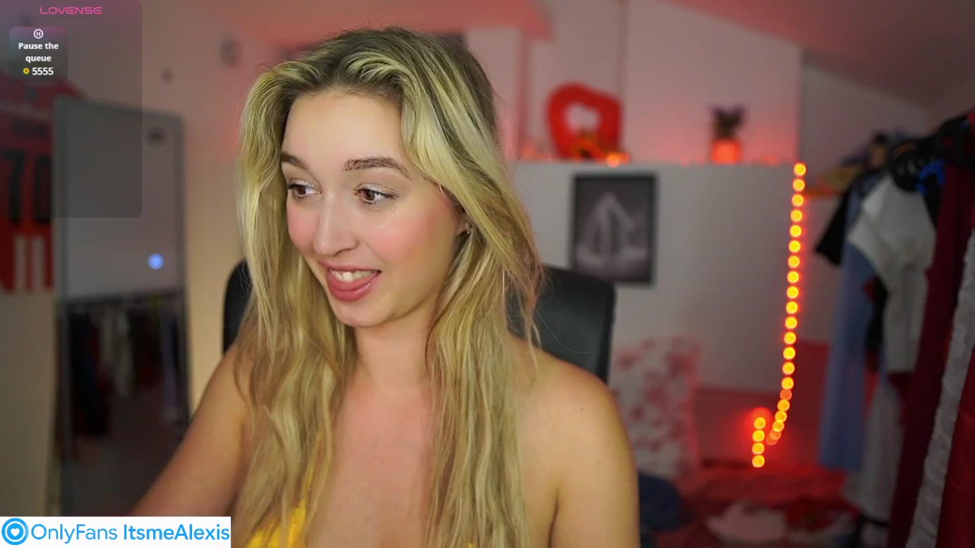 Gallery image thumbnail from Alexis__Texas's myfreecams stream on, 05/06/2025, 22:49 image 13 of 20