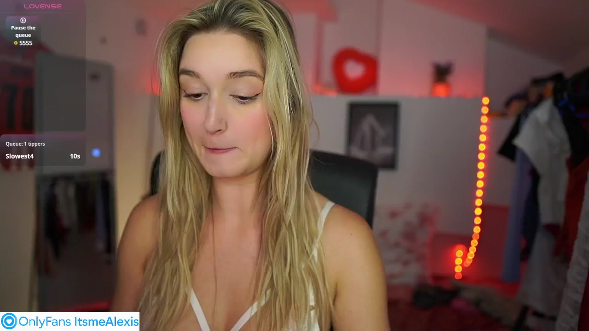 Gallery image thumbnail from Alexis__Texas's myfreecams stream on, 05/10/2025, 18:15 image 17 of 20