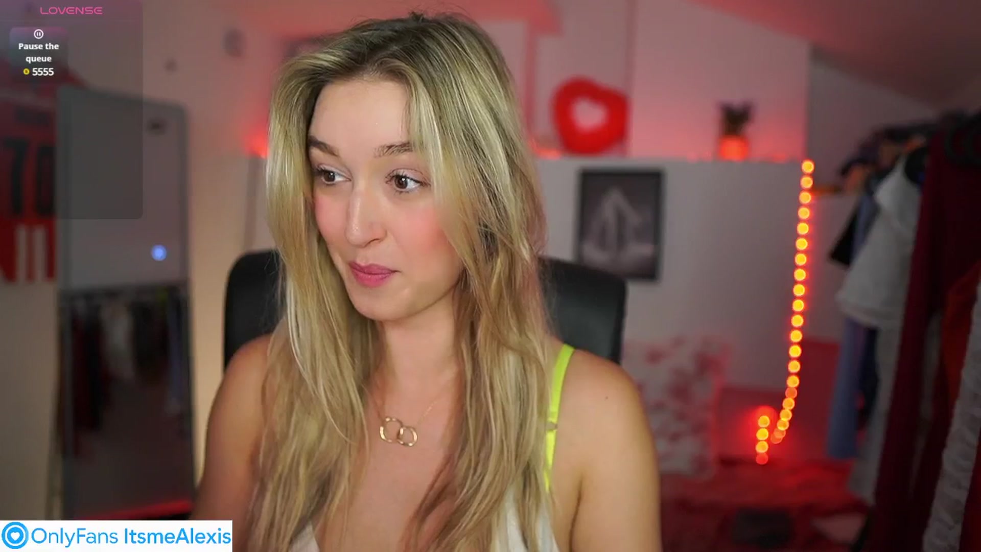 Gallery image thumbnail from Alexis__Texas's myfreecams stream on, 05/11/2025, 18:51 image 12 of 20