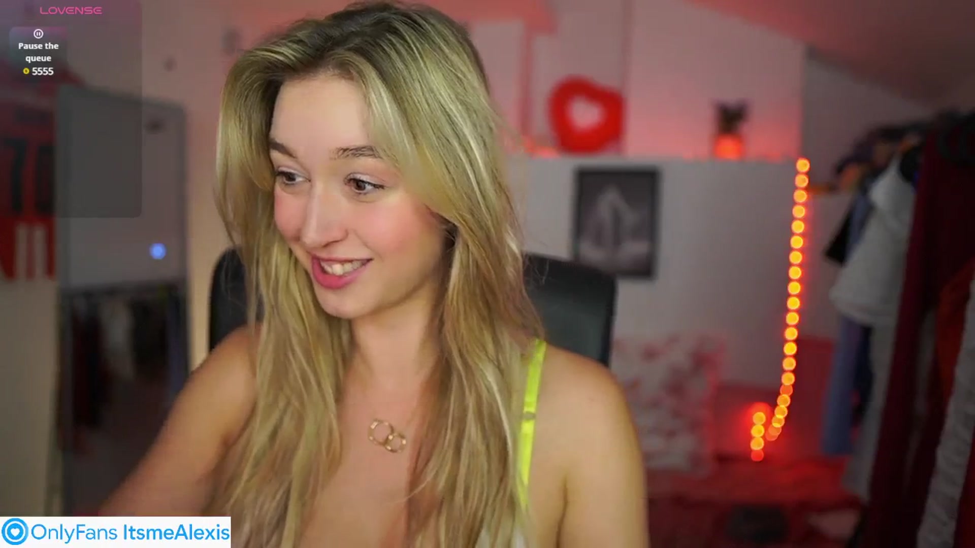 Gallery image thumbnail from Alexis__Texas's myfreecams stream on, 05/11/2025, 18:51 image 5 of 20