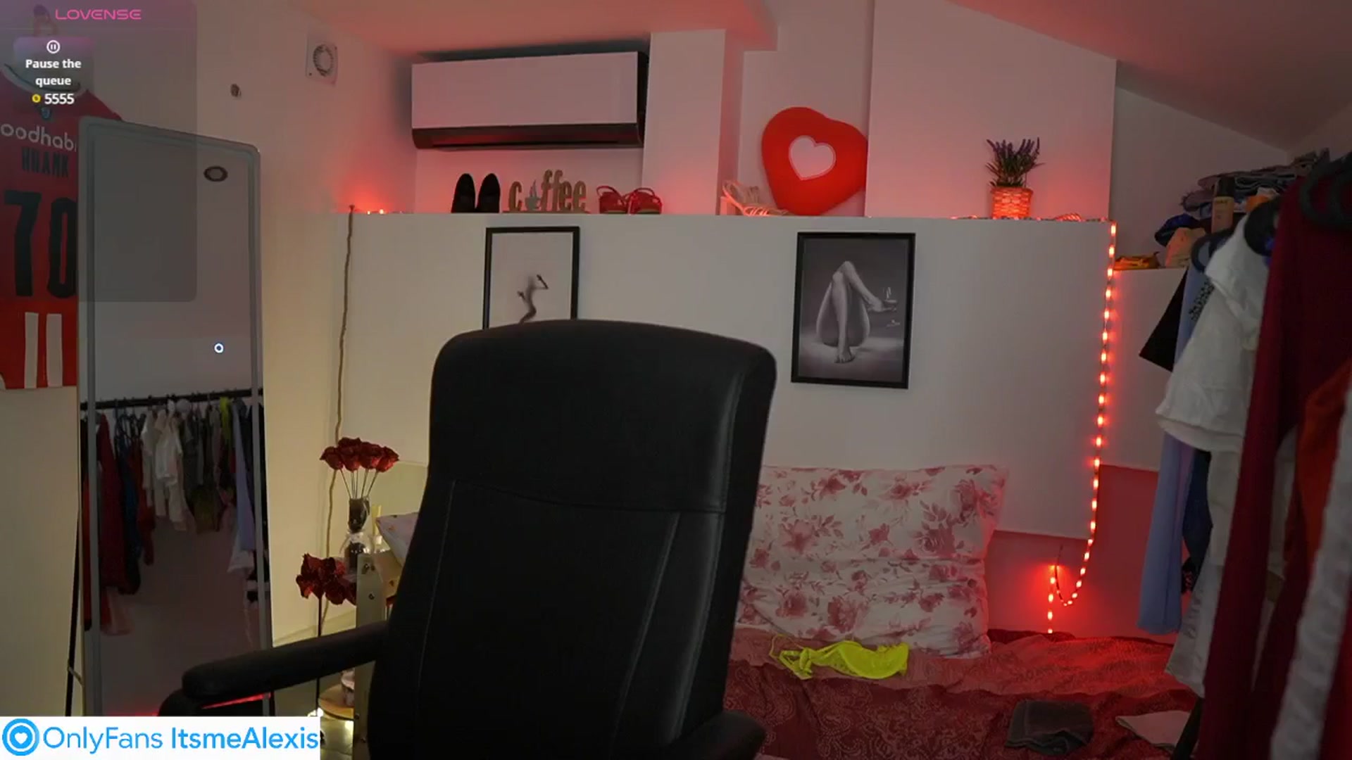 Gallery image thumbnail from Alexis__Texas's myfreecams stream on, 05/11/2025, 20:13 image 2 of 20