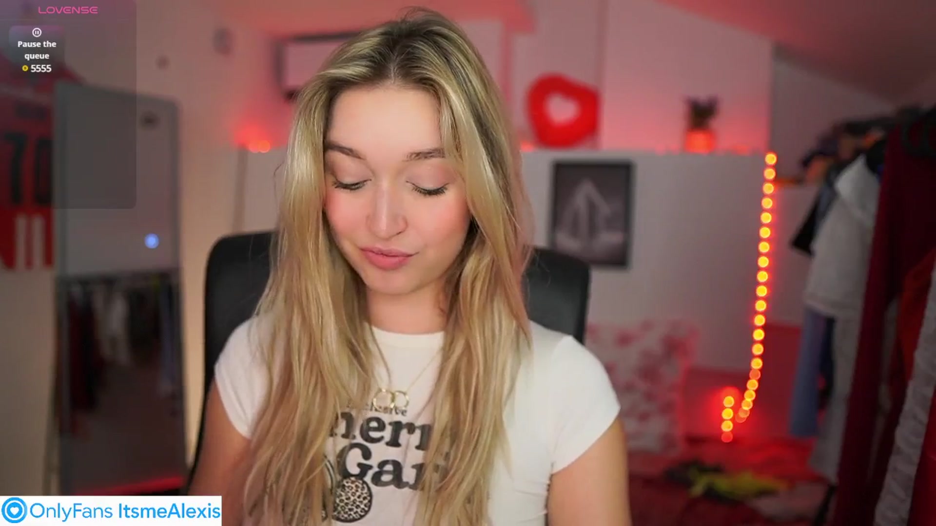 Gallery image thumbnail from Alexis__Texas's myfreecams stream on, 05/11/2025, 21:01 image 13 of 20