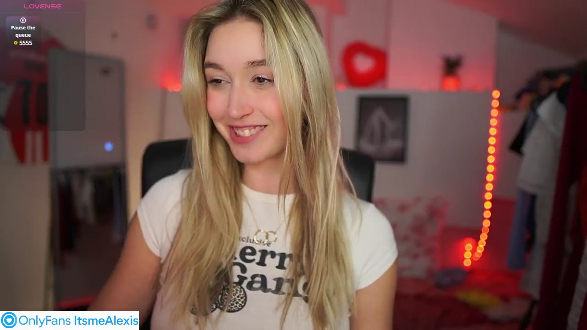 Gallery image thumbnail from Alexis__Texas's myfreecams stream on, 05/11/2025, 23:11 image 9 of 20