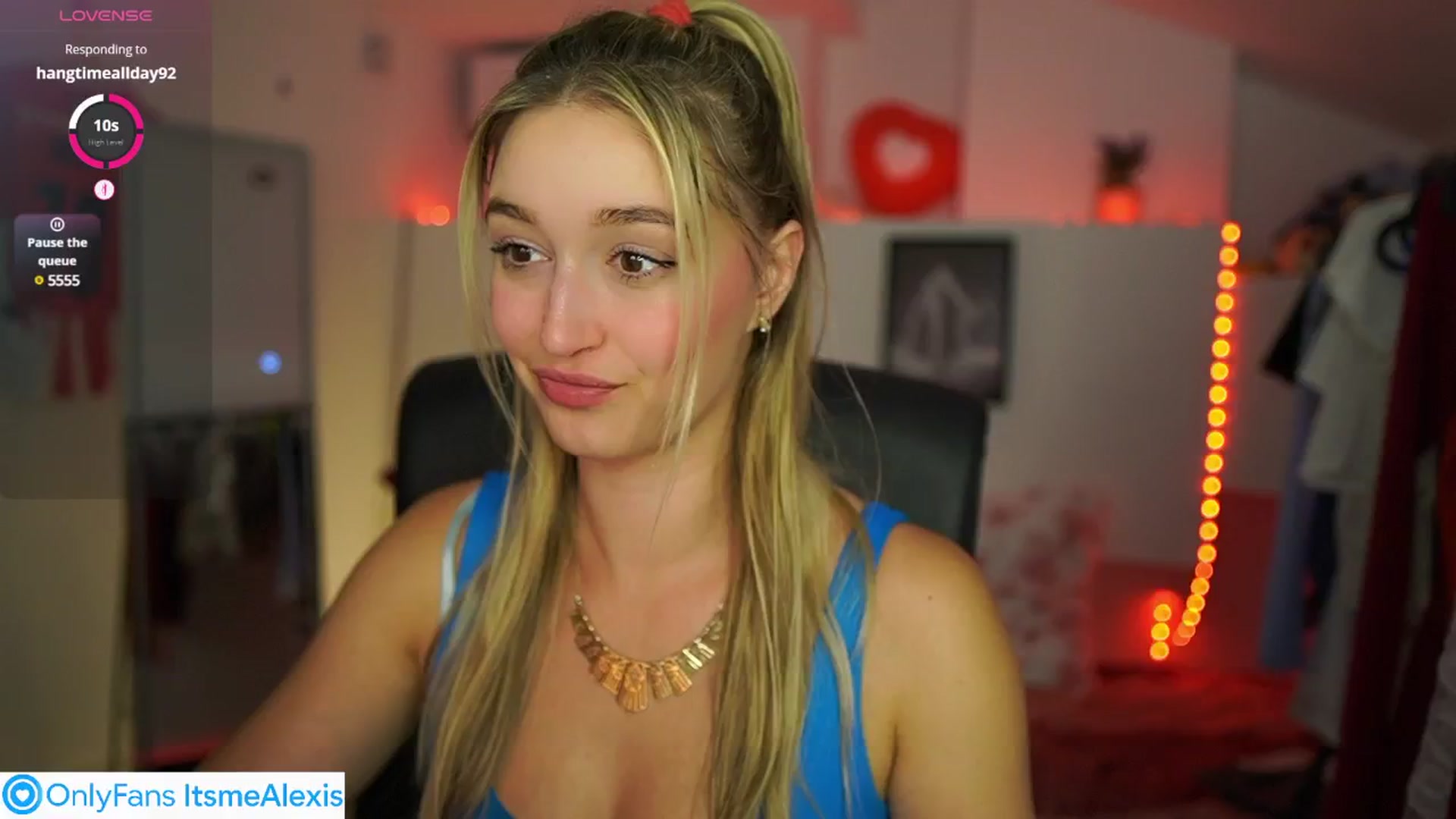 Gallery image thumbnail from Alexis__Texas's myfreecams stream on, 05/13/2025, 21:14 image 12 of 20