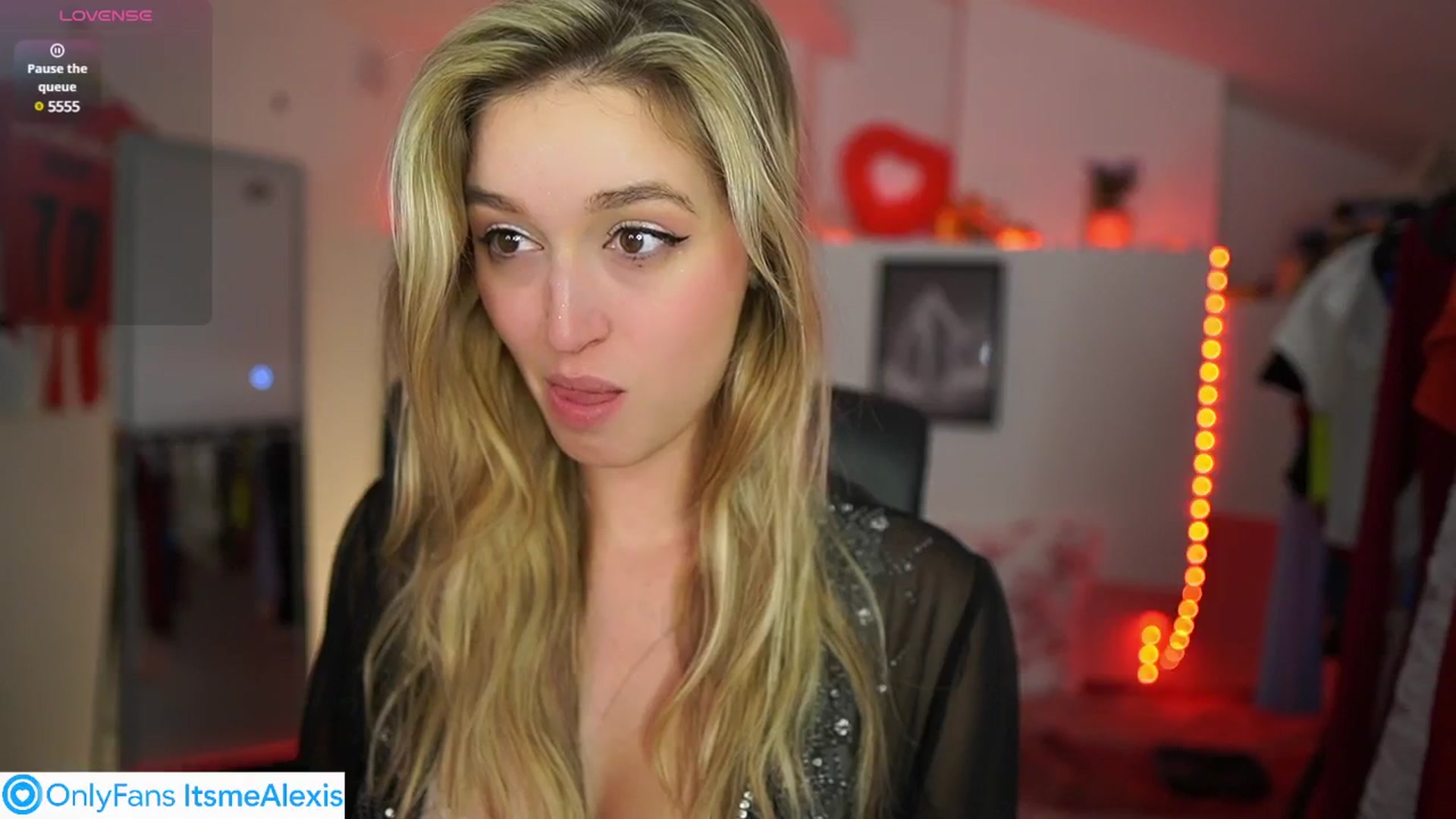 Gallery image thumbnail from Alexis__Texas's myfreecams stream on, 05/17/2025, 18:13 image 6 of 20