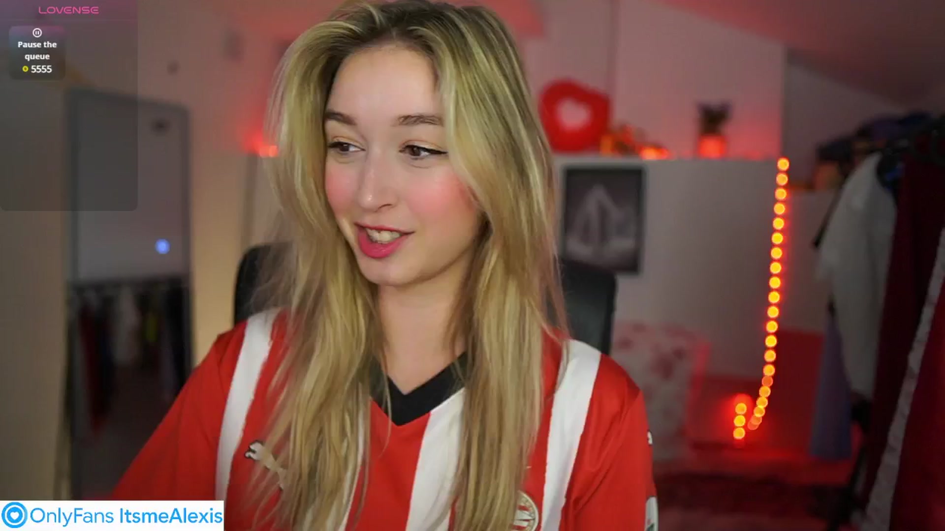 Gallery image thumbnail from Alexis__Texas's myfreecams stream on, 05/18/2025, 19:15 image 1 of 20