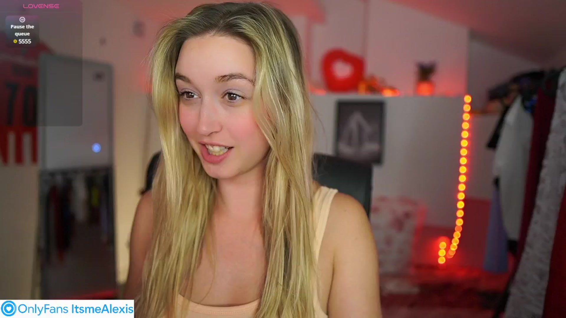 Gallery image thumbnail from Alexis__Texas's myfreecams stream on, 05/26/2025, 24:33 image 1 of 20