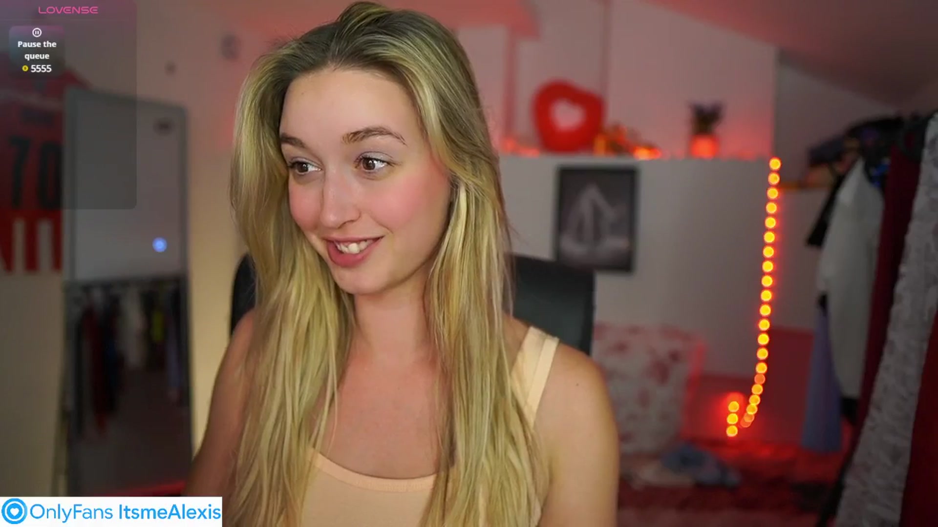 Gallery image thumbnail from Alexis__Texas's myfreecams stream on, 05/26/2025, 24:33 image 11 of 20