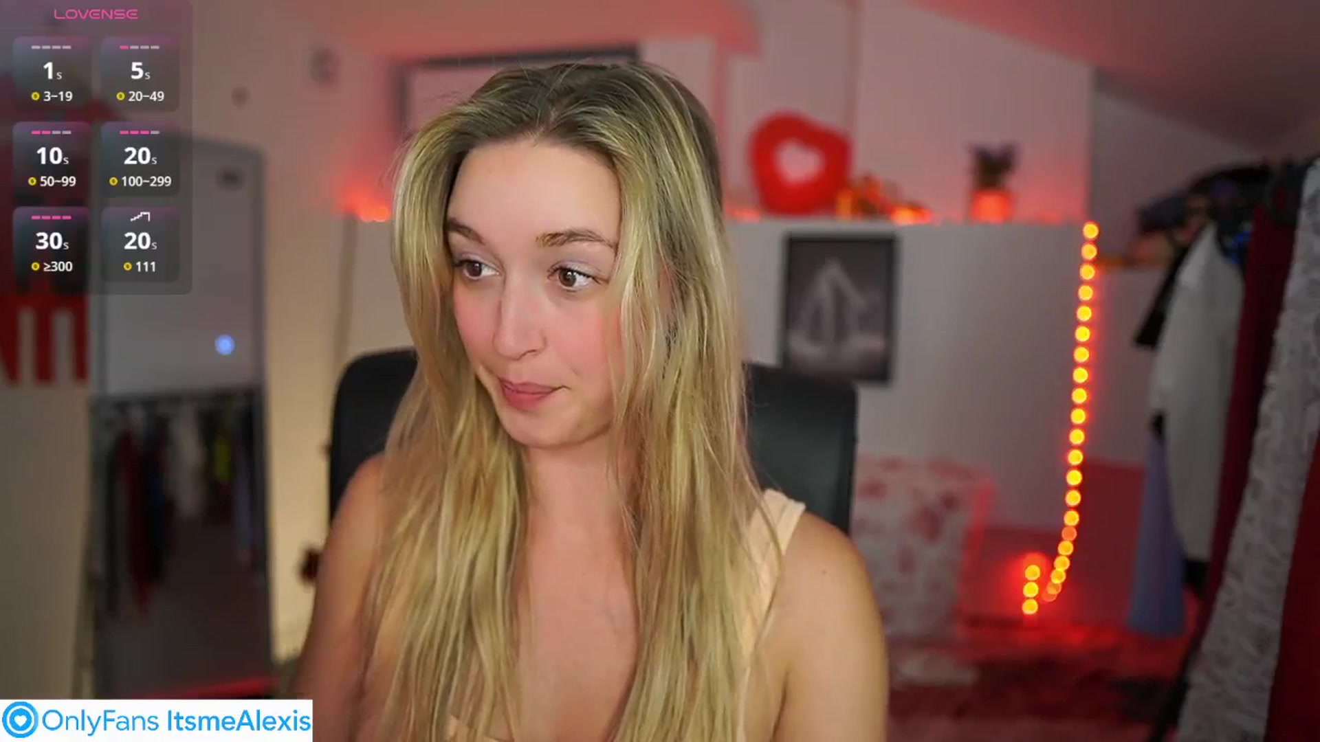 Gallery image thumbnail from Alexis__Texas's myfreecams stream on, 05/26/2025, 24:33 image 3 of 20