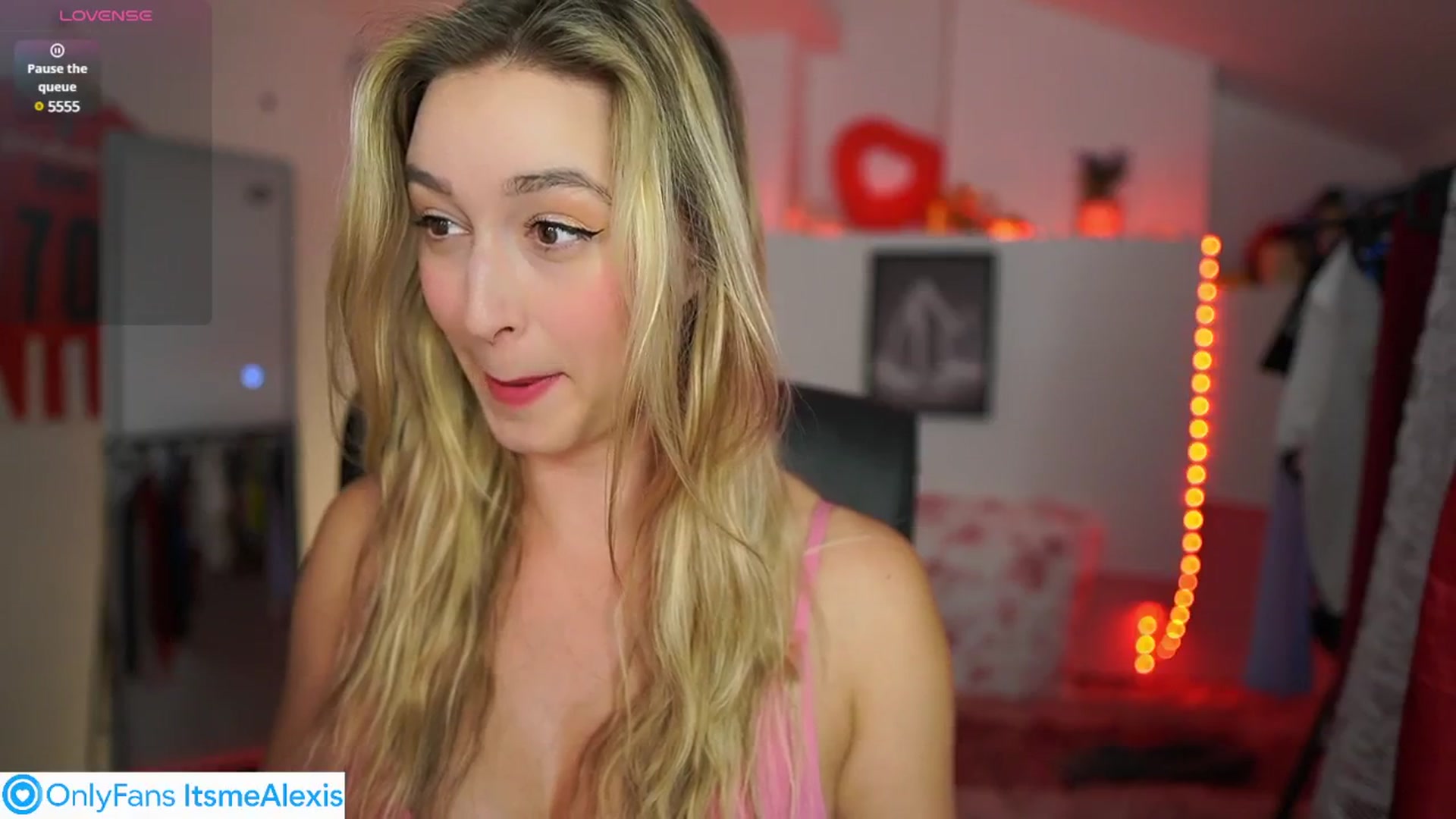 Gallery image thumbnail from Alexis__Texas's myfreecams stream on, 05/27/2025, 20:37 image 10 of 20