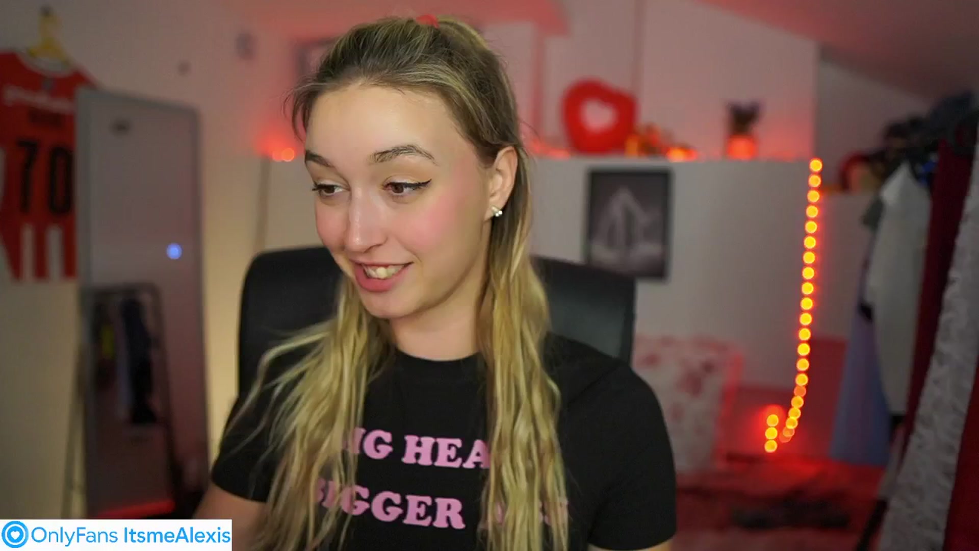 Gallery image thumbnail from Alexis__Texas's myfreecams stream on, 05/28/2025, 21:26 image 4 of 20