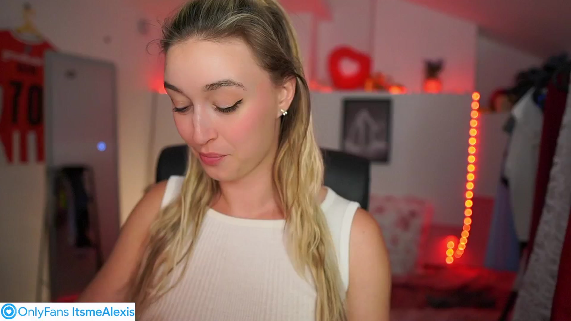 Gallery image thumbnail from Alexis__Texas's myfreecams stream on, 05/28/2025, 21:26 image 14 of 20