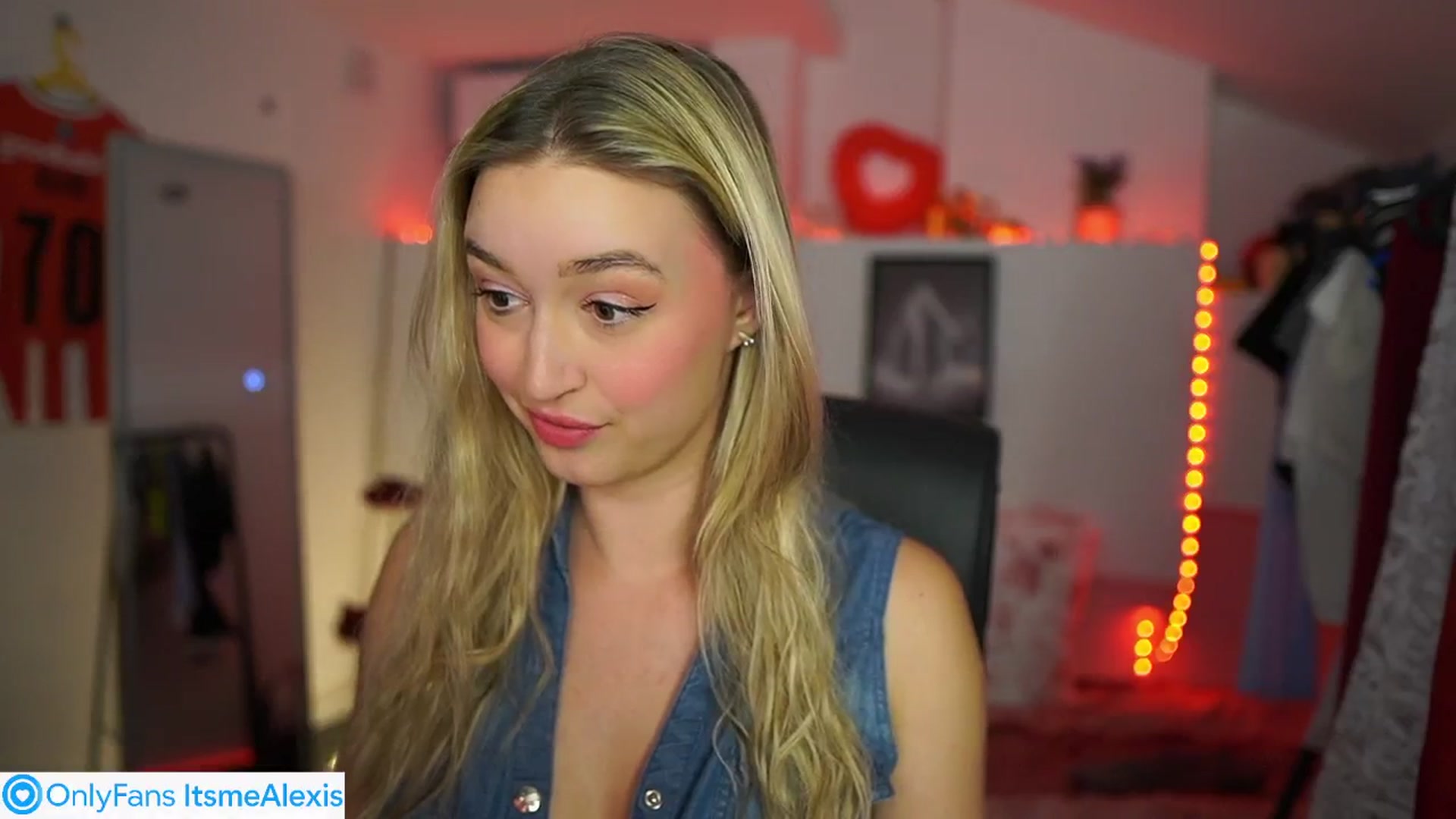 Gallery image thumbnail from Alexis__Texas's myfreecams stream on, 05/30/2025, 18:43 image 11 of 20