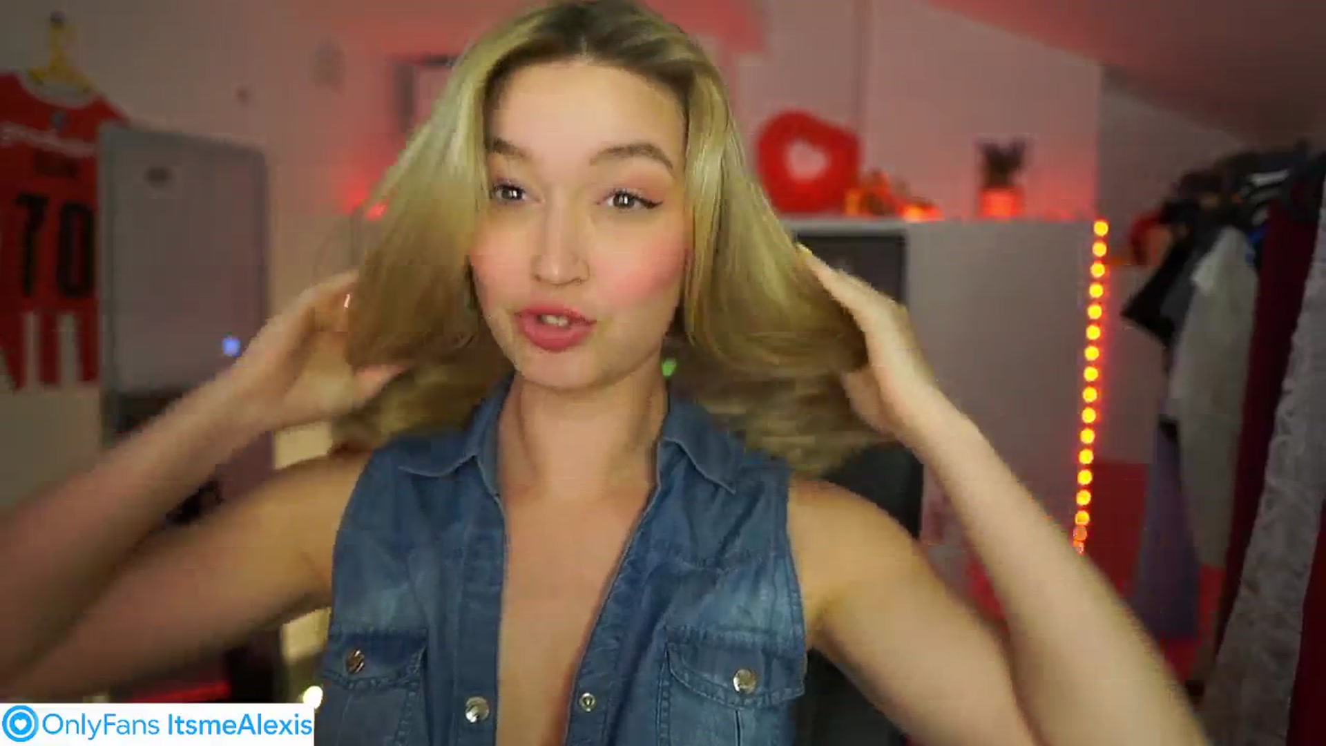 Gallery image thumbnail from Alexis__Texas's myfreecams stream on, 05/30/2025, 18:43 image 16 of 20