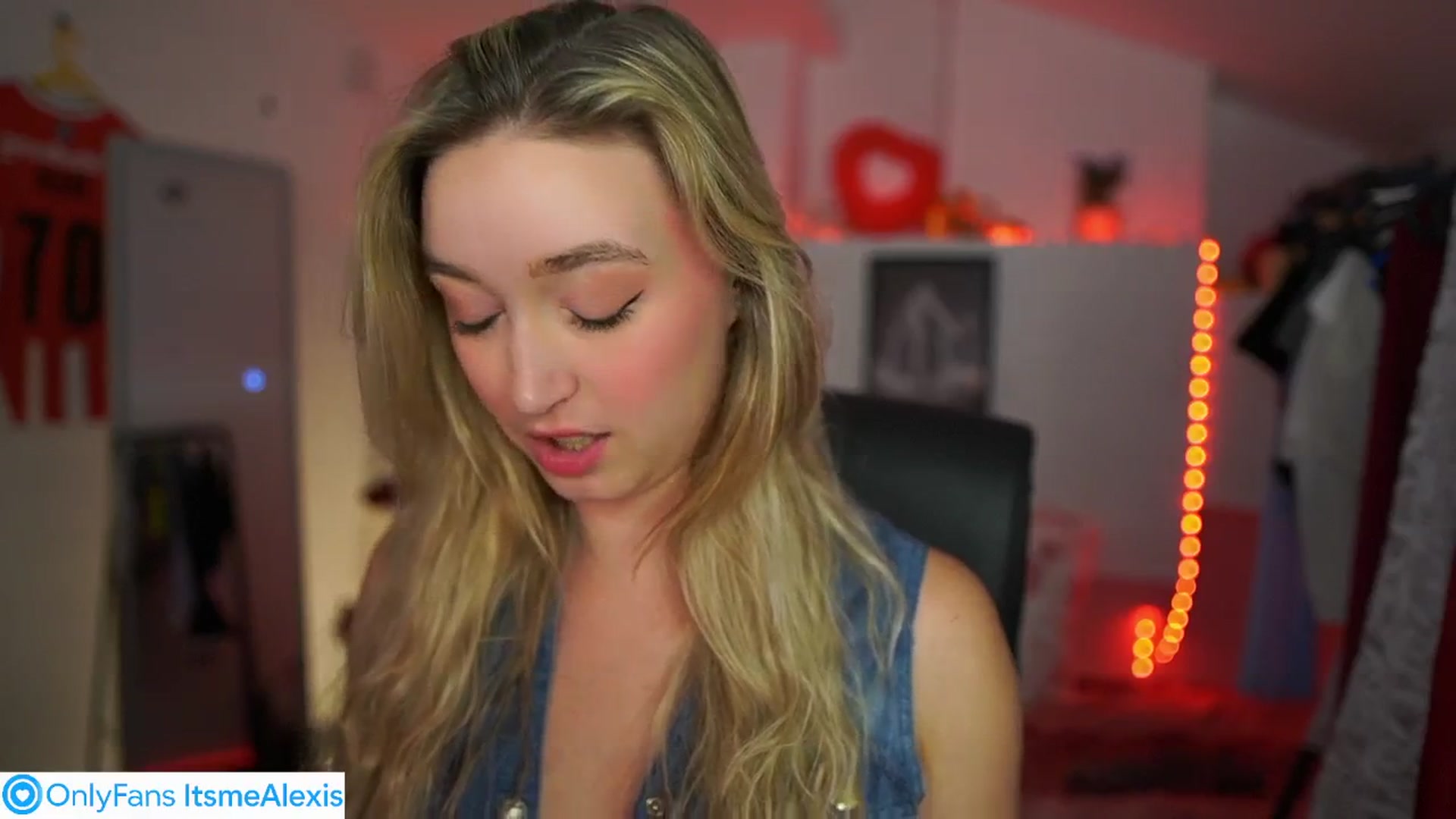 Gallery image thumbnail from Alexis__Texas's myfreecams stream on, 05/30/2025, 18:43 image 19 of 20