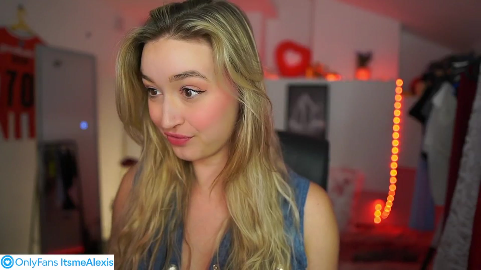 Gallery image thumbnail from Alexis__Texas's myfreecams stream on, 05/30/2025, 18:43 image 20 of 20
