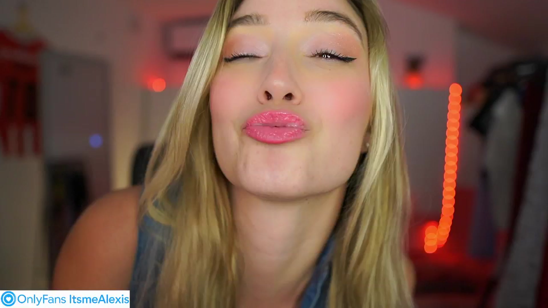 Gallery image thumbnail from Alexis__Texas's myfreecams stream on, 05/30/2025, 20:38 image 1 of 20