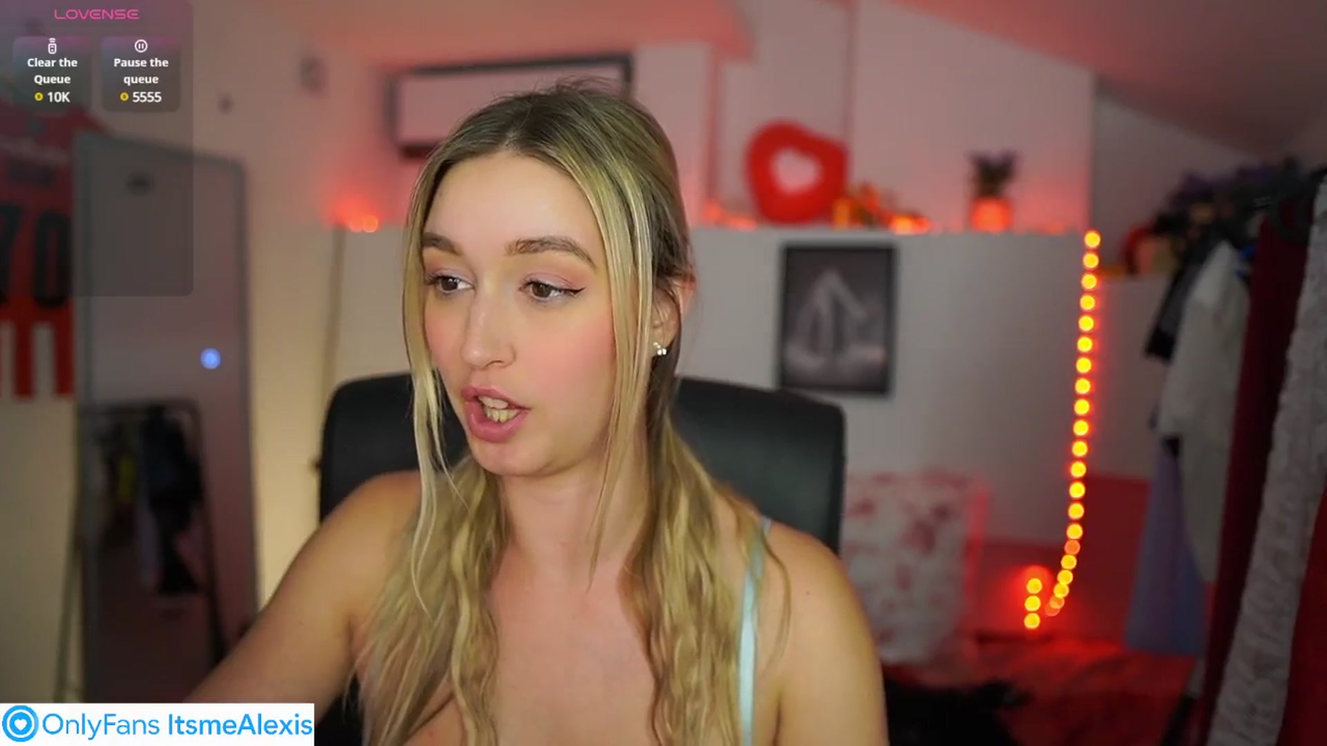 Gallery image thumbnail from Alexis__Texas's myfreecams stream on, 05/31/2025, 18:24 image 6 of 20