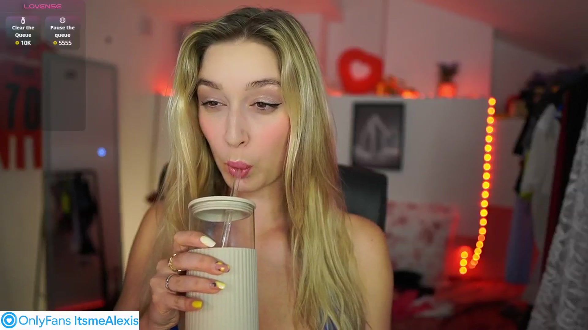 Gallery image thumbnail from Alexis__Texas's myfreecams stream on, 06/03/2025, 20:40 image 8 of 20