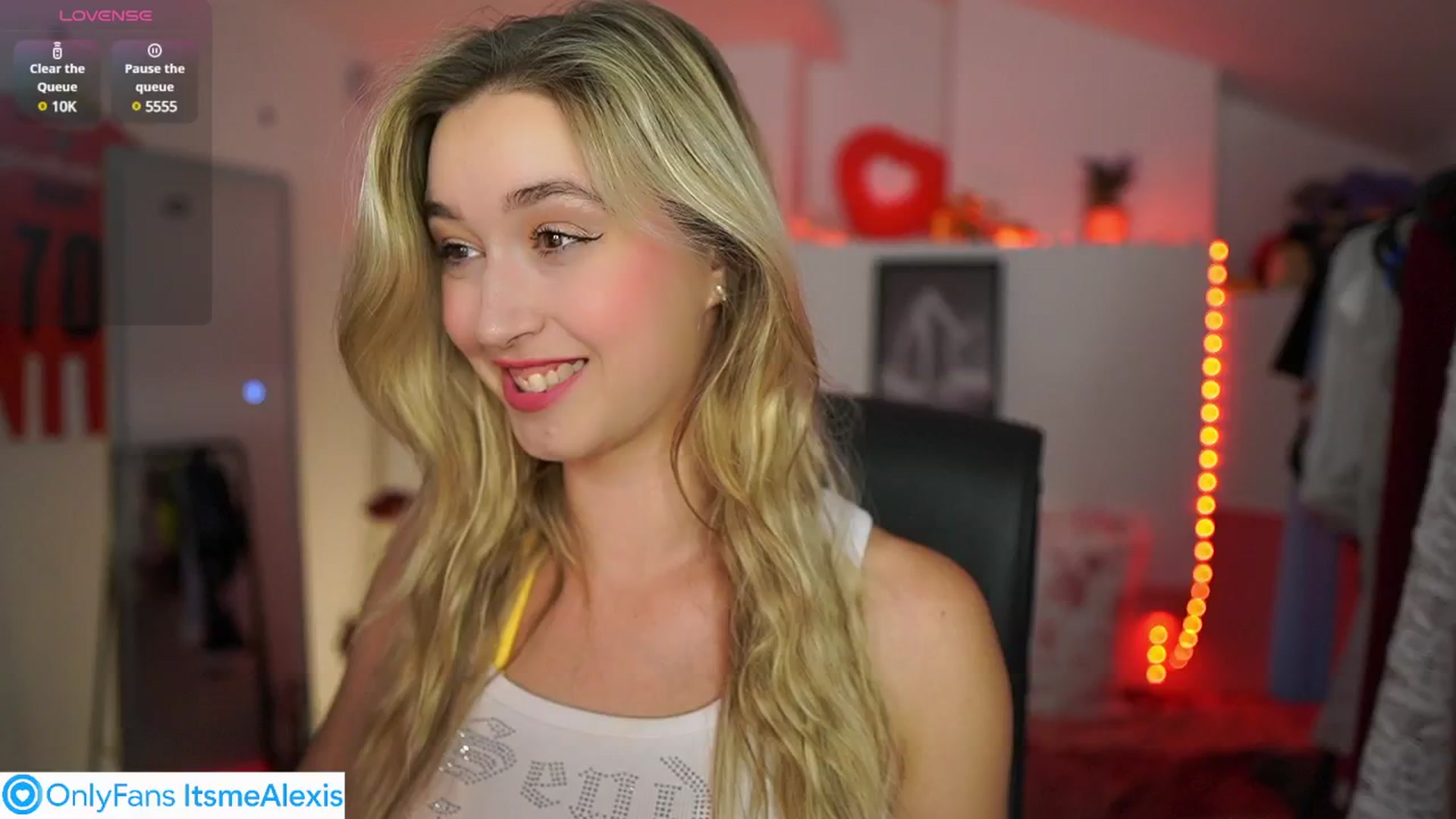 Gallery image thumbnail from Alexis__Texas's myfreecams stream on, 06/05/2025, 19:59 image 4 of 20