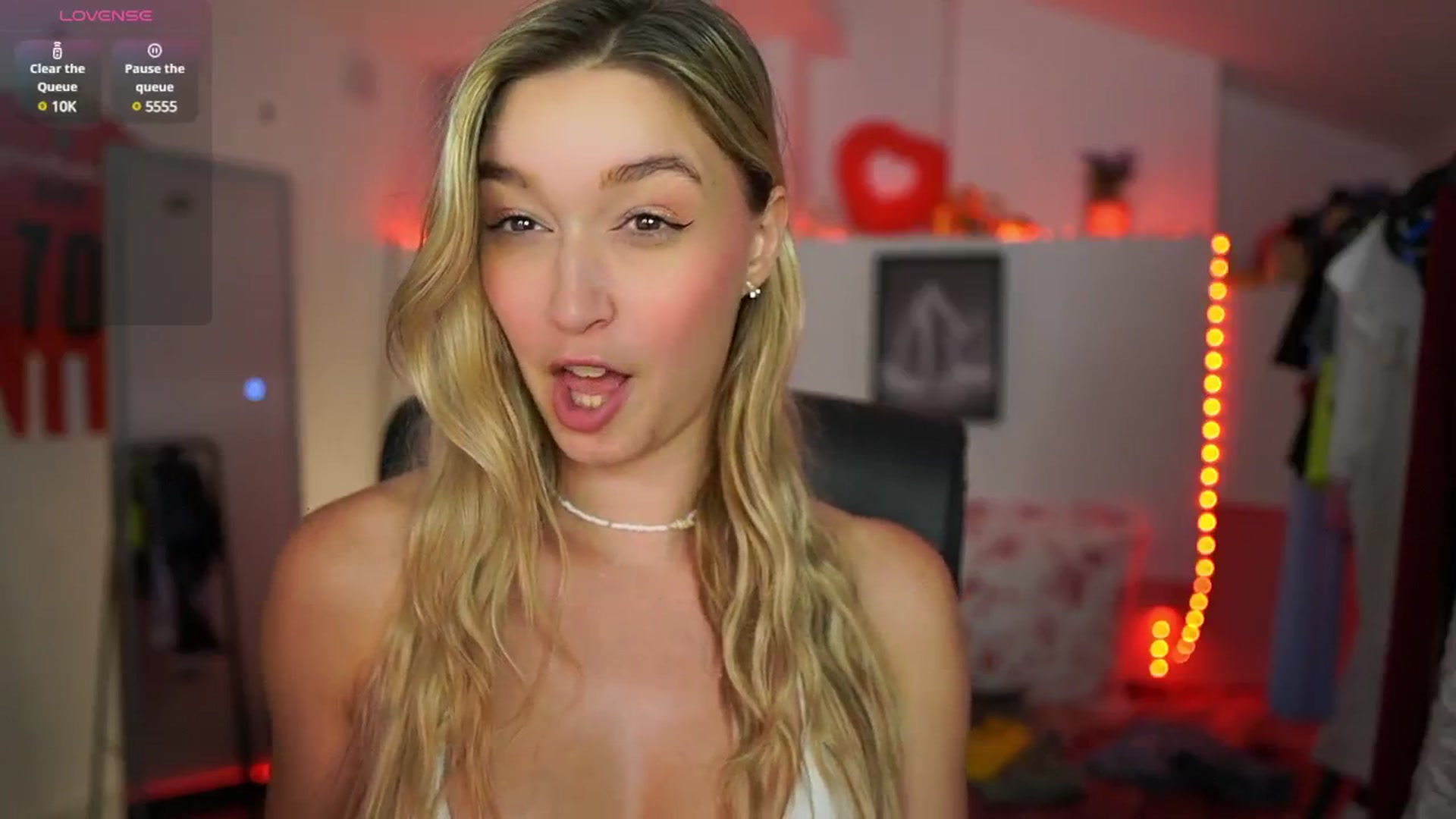 Gallery image thumbnail from Alexis__Texas's myfreecams stream on, 06/07/2025, 17:58 image 17 of 20