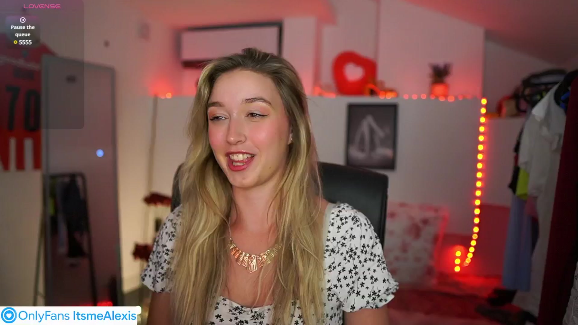 Gallery image thumbnail from Alexis__Texas's myfreecams stream on, 06/13/2025, 19:17 image 17 of 20