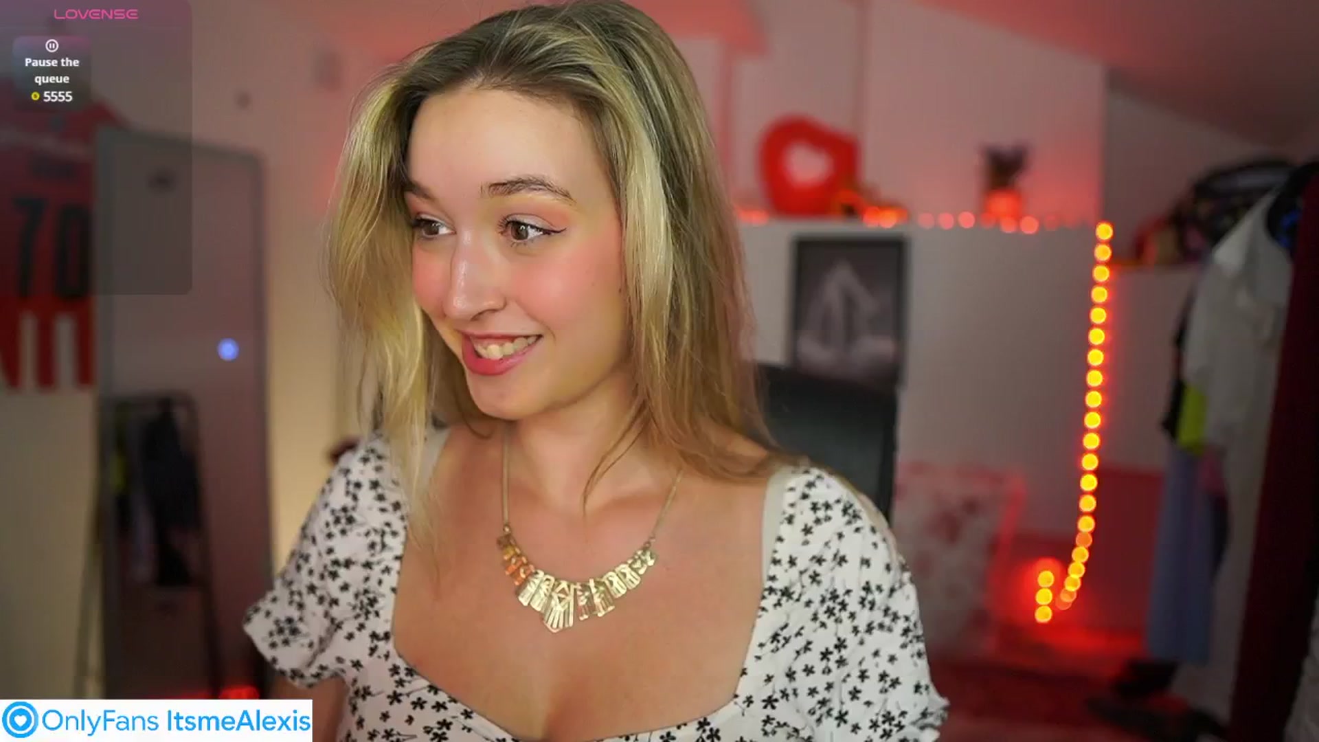 Gallery image thumbnail from Alexis__Texas's myfreecams stream on, 06/13/2025, 19:17 image 14 of 20