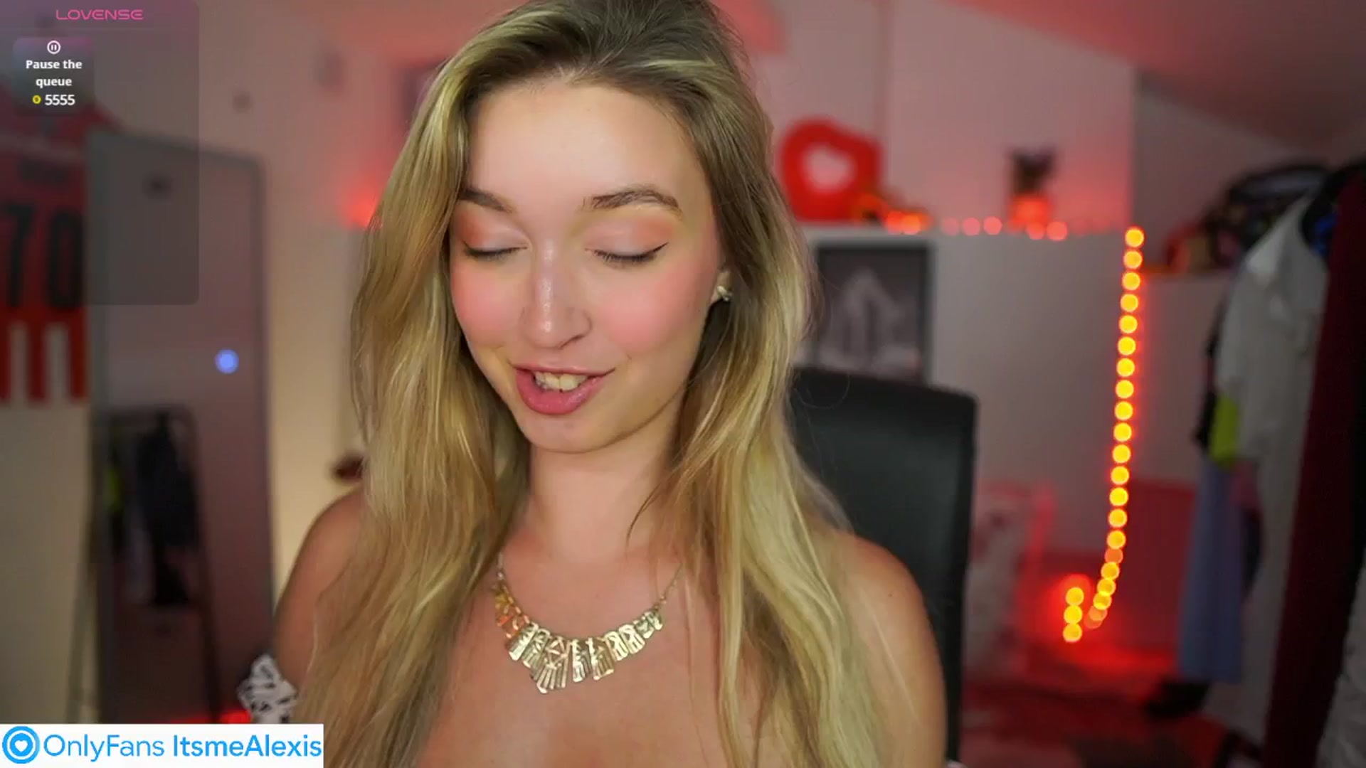 Gallery image thumbnail from Alexis__Texas's myfreecams stream on, 06/13/2025, 21:08 image 16 of 20