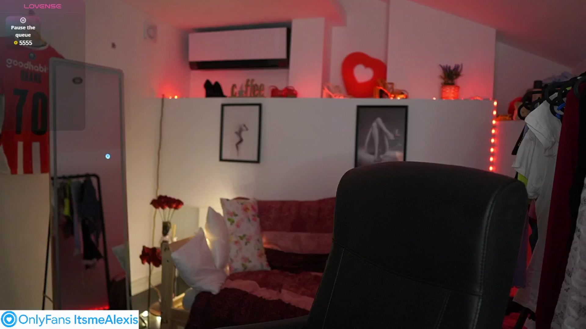 Gallery image thumbnail from Alexis__Texas's myfreecams stream on, 06/14/2025, 18:06 image 1 of 20
