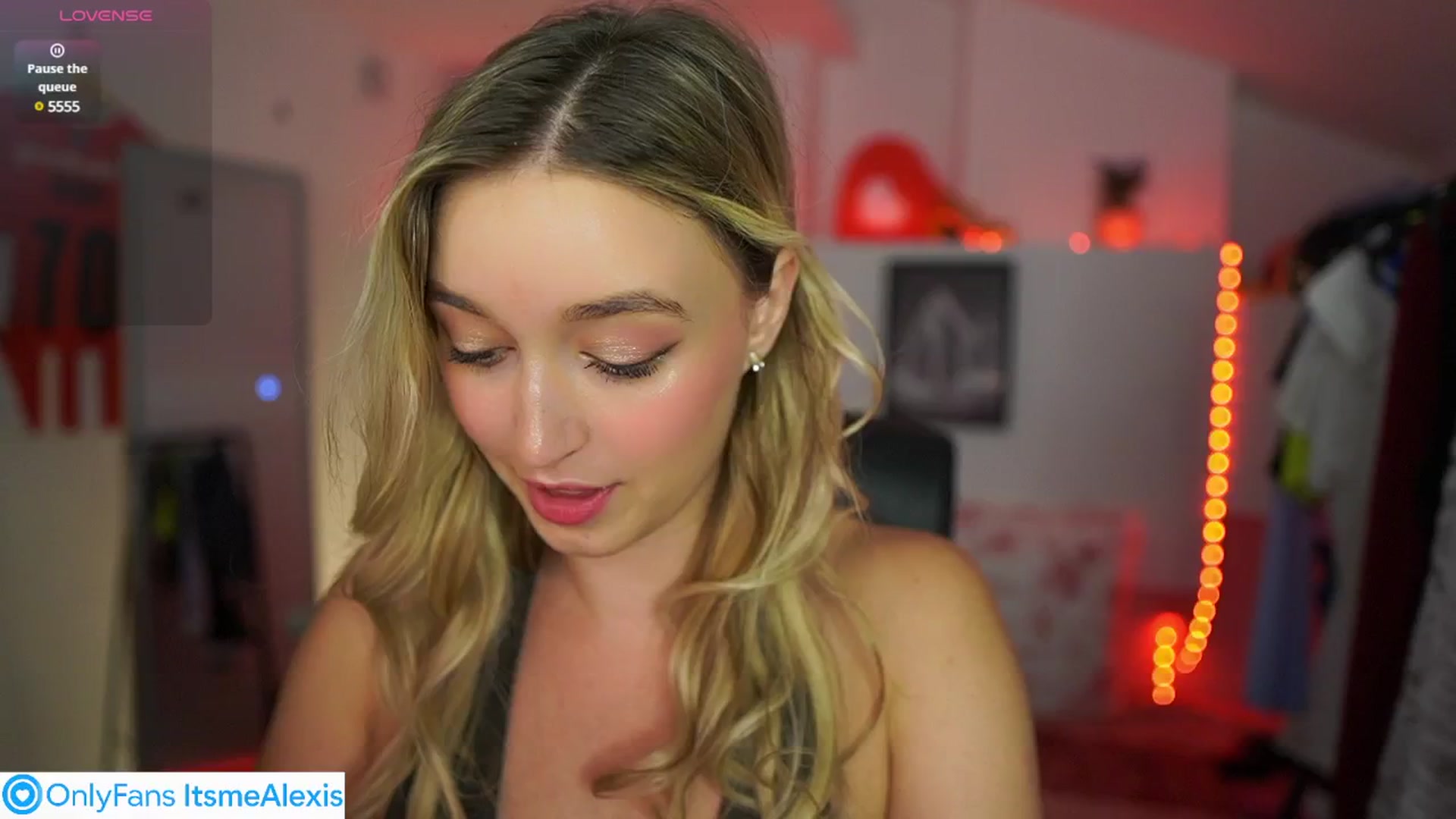 Gallery image thumbnail from Alexis__Texas's myfreecams stream on, 06/15/2025, 19:40 image 10 of 20