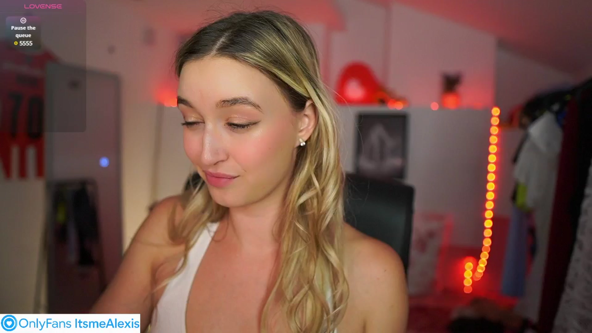 Gallery image thumbnail from Alexis__Texas's myfreecams stream on, 06/15/2025, 23:34 image 2 of 20