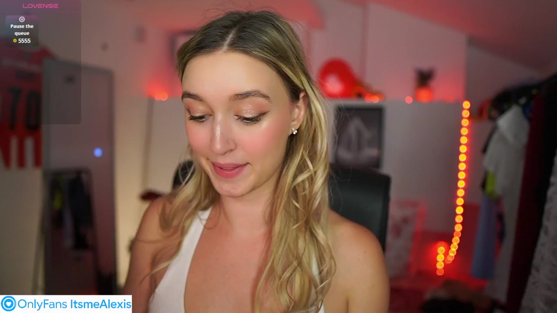 Gallery image thumbnail from Alexis__Texas's myfreecams stream on, 06/15/2025, 23:34 image 4 of 20